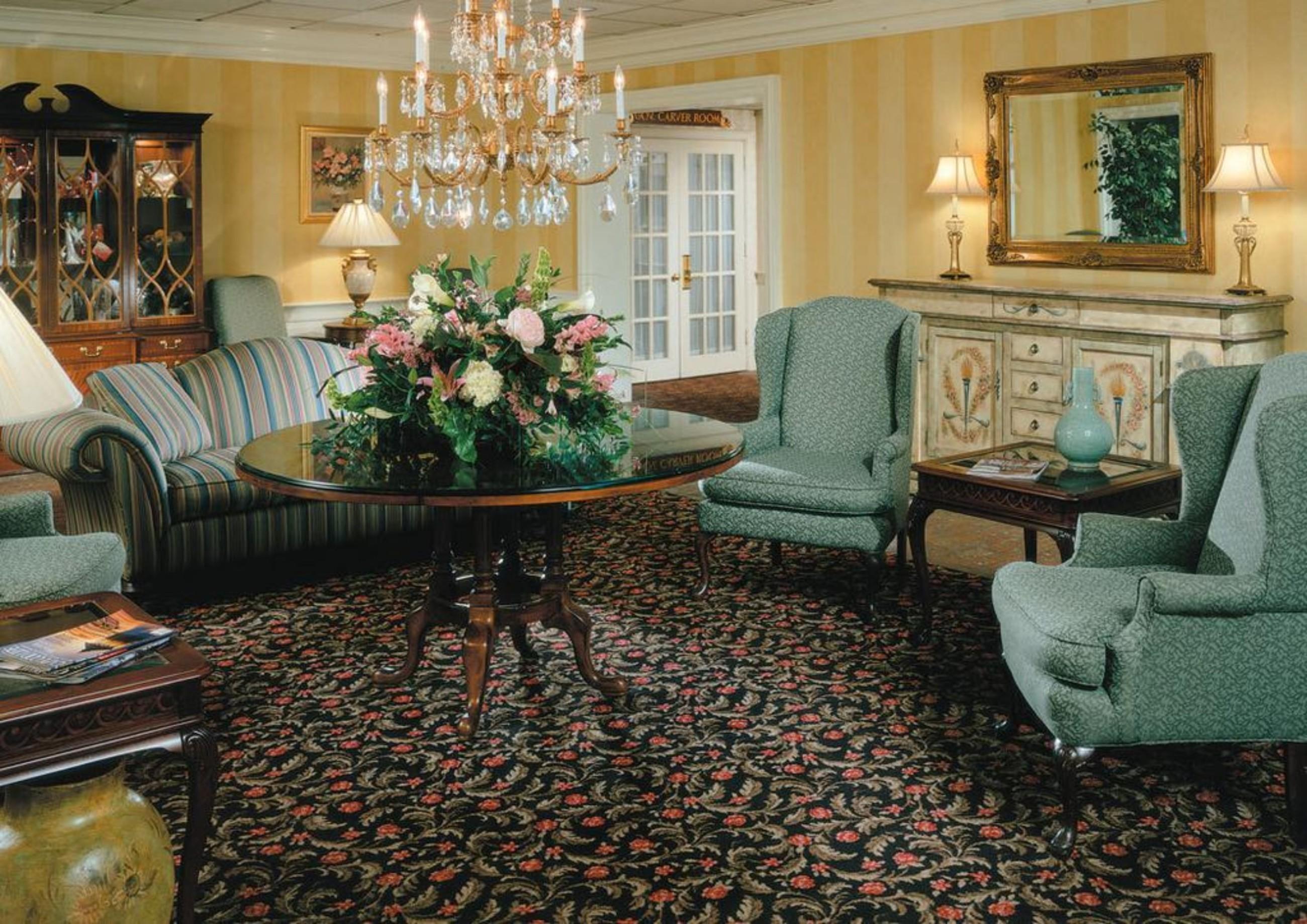 Vista Lobby John Carver Inn & Spa