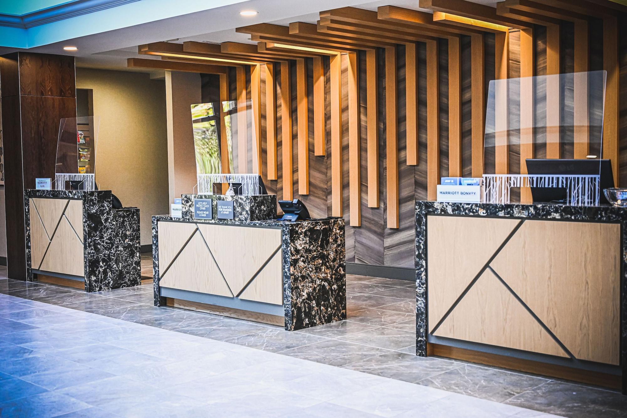 Vista Lobby Delta Hotels by Marriott Cincinnati Sharonville