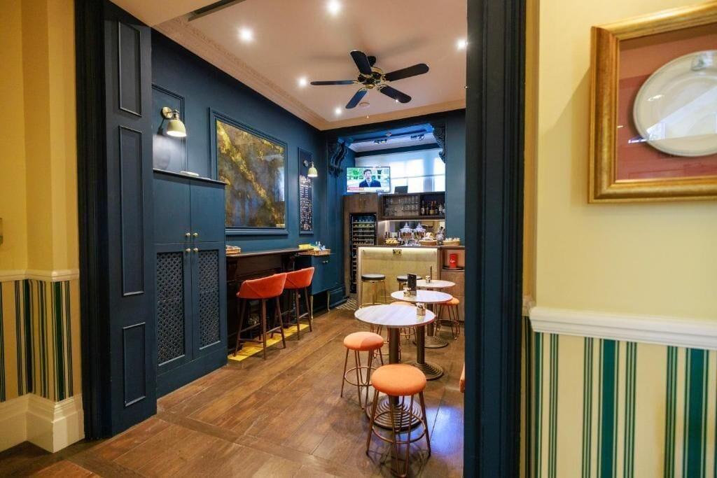 Restaurant Vancouver Studios