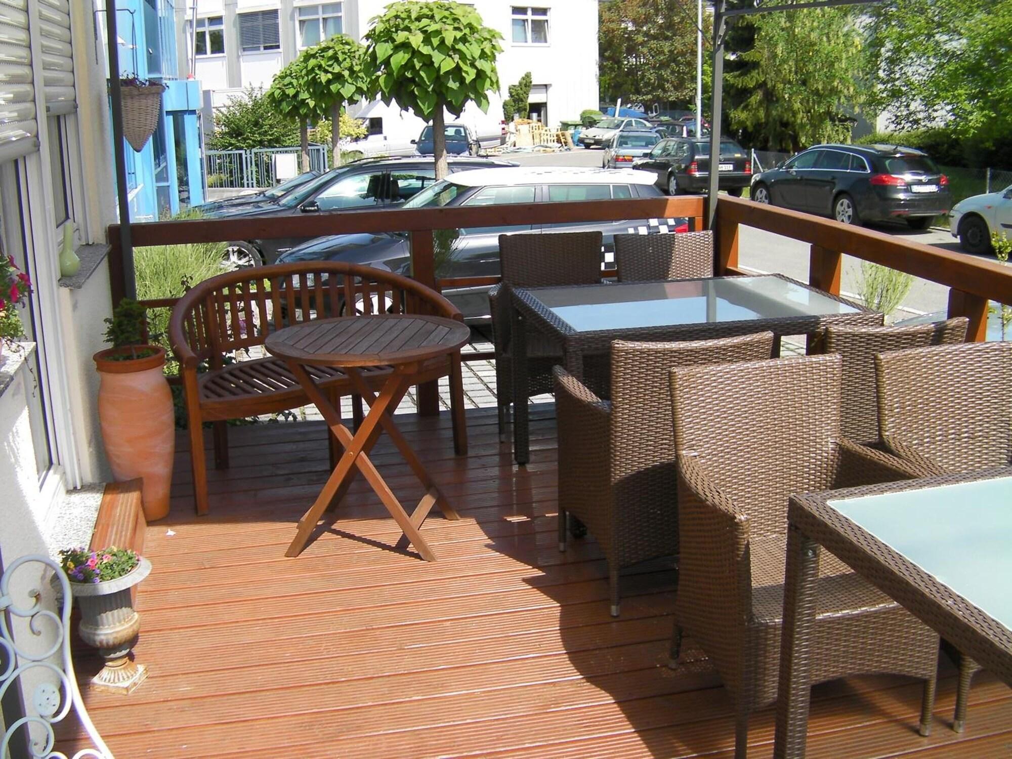 Restaurant Hotel Toy