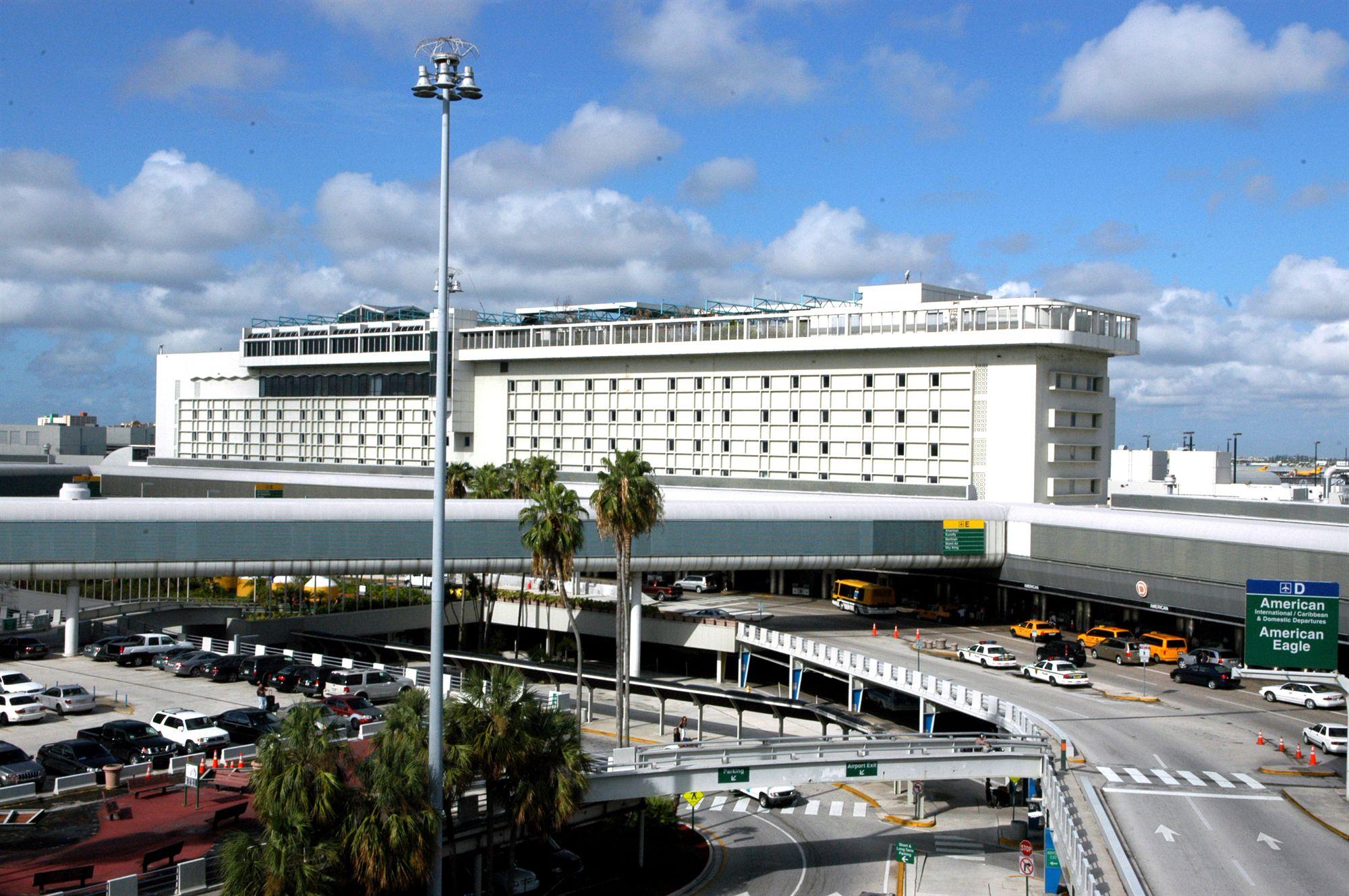 Vista Exterior Miami International Airport Hotel