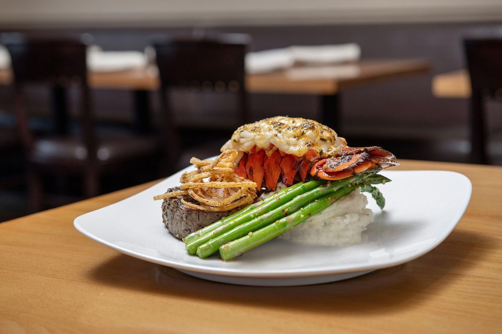 Restaurant The Westin Sacramento Riverfront Hotel & Spa
