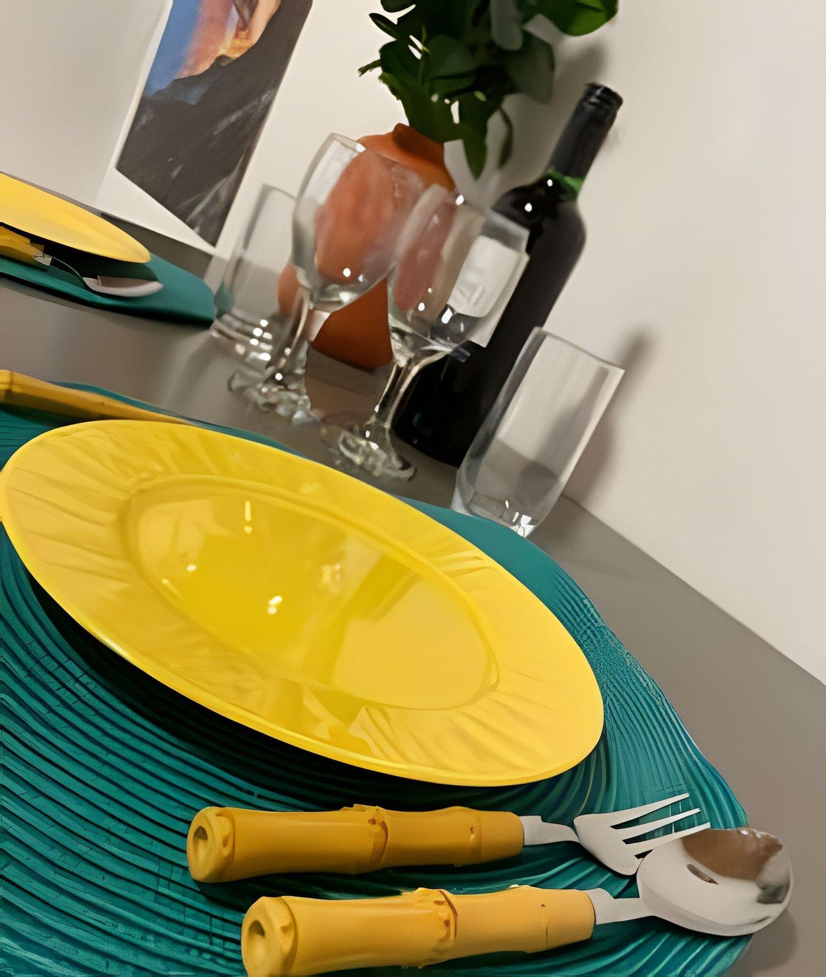 Variados (as) Casinha Amarela