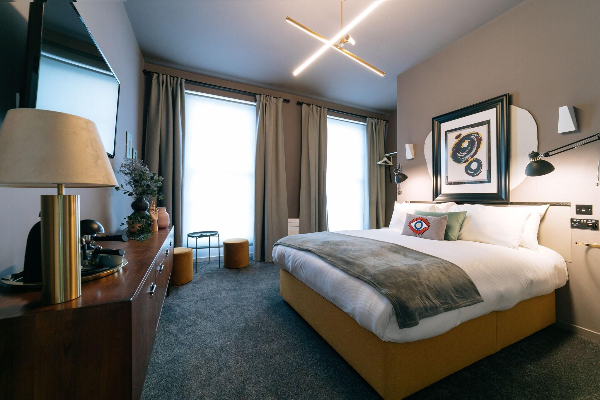 Vista Exterior The Warwick by Aura Collection