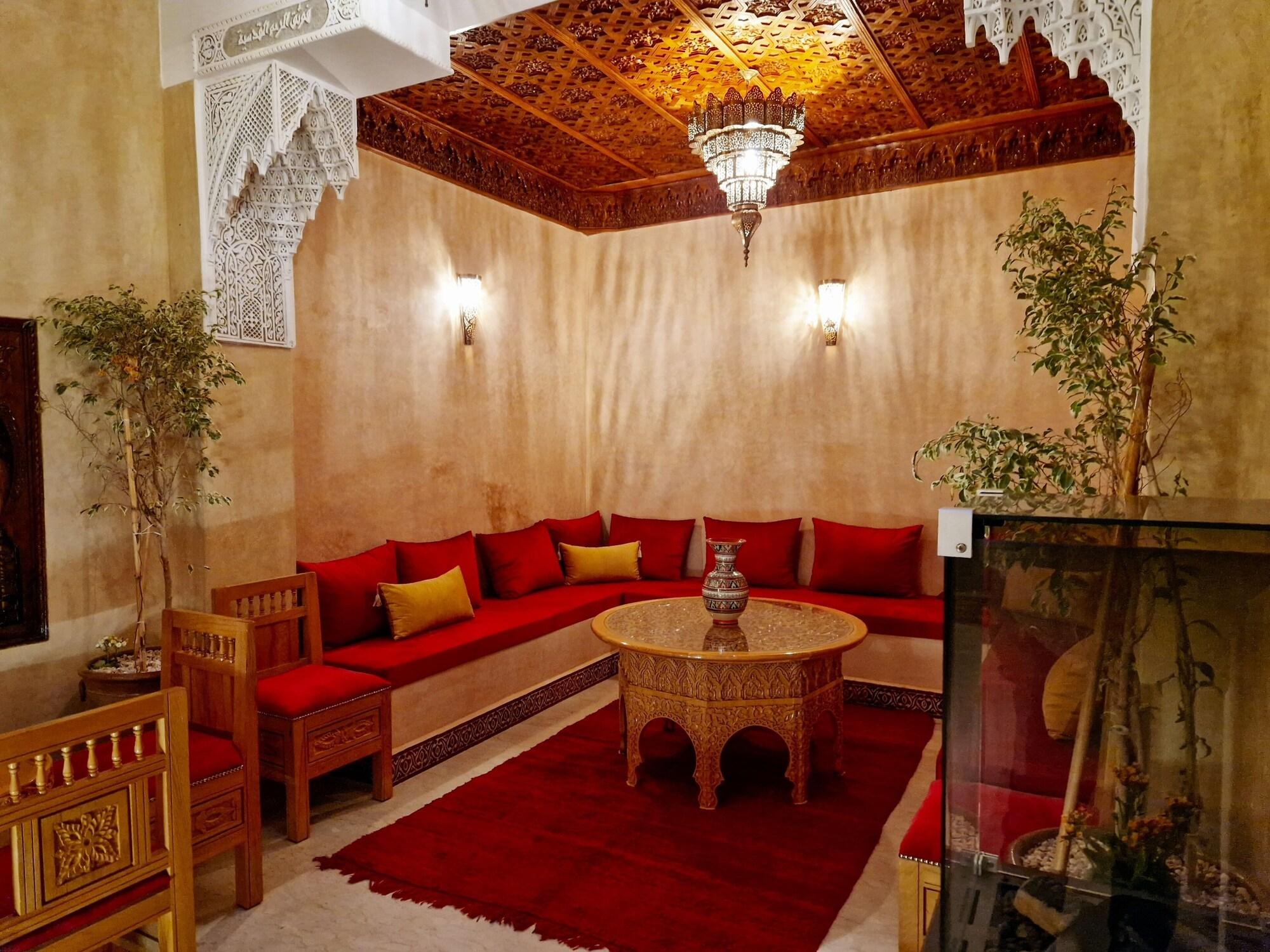Varios Click Riad & Spa