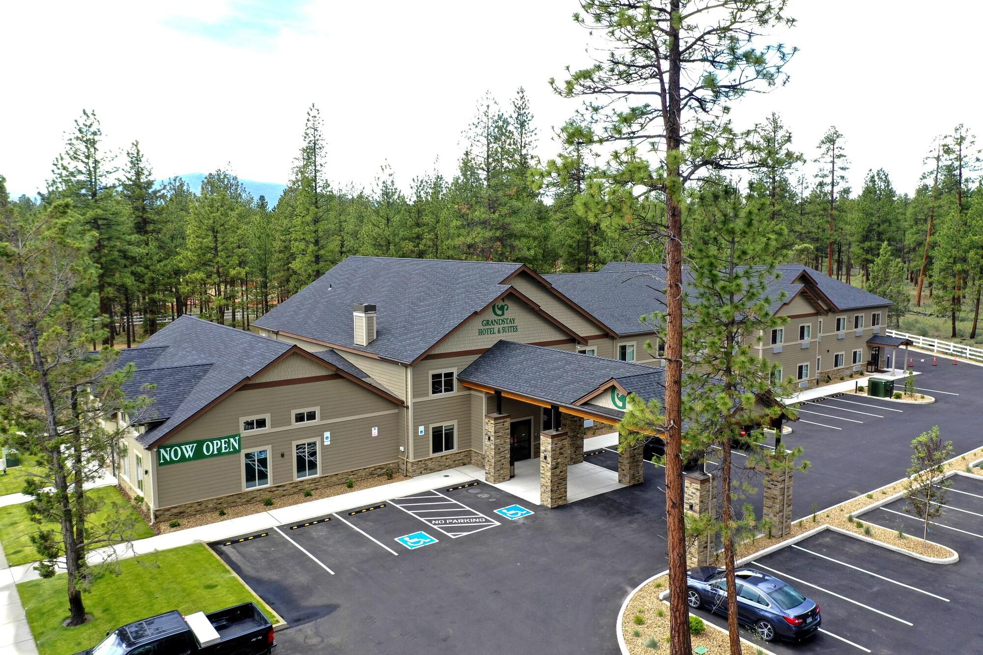 Vista Exterior GrandStay Hotel & Suites