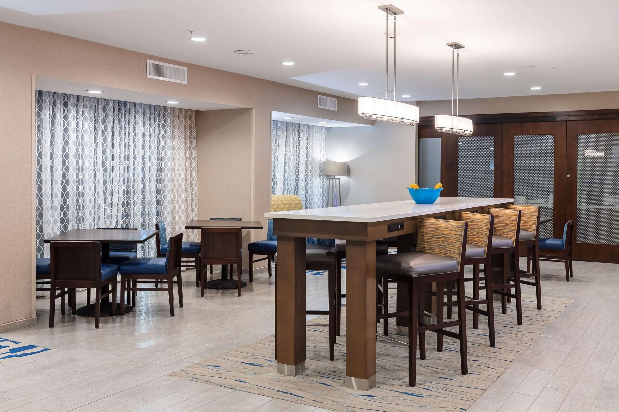 Vista Lobby Hampton Inn Wetumpka