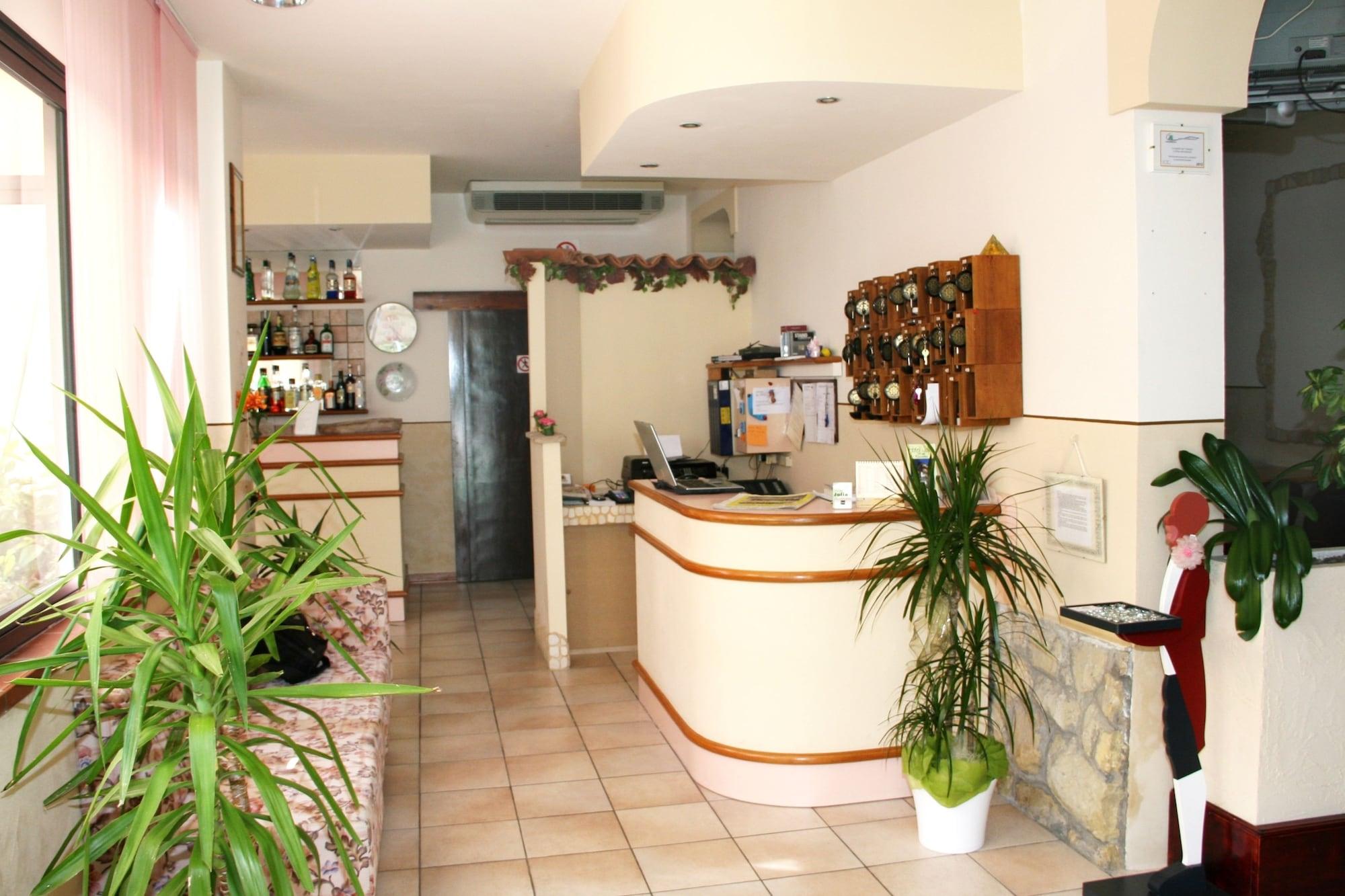 Vista Lobby Jolie