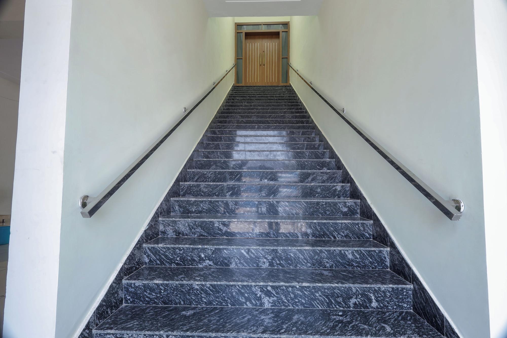 Vista Exterior Sapphire Hotel & Banquet