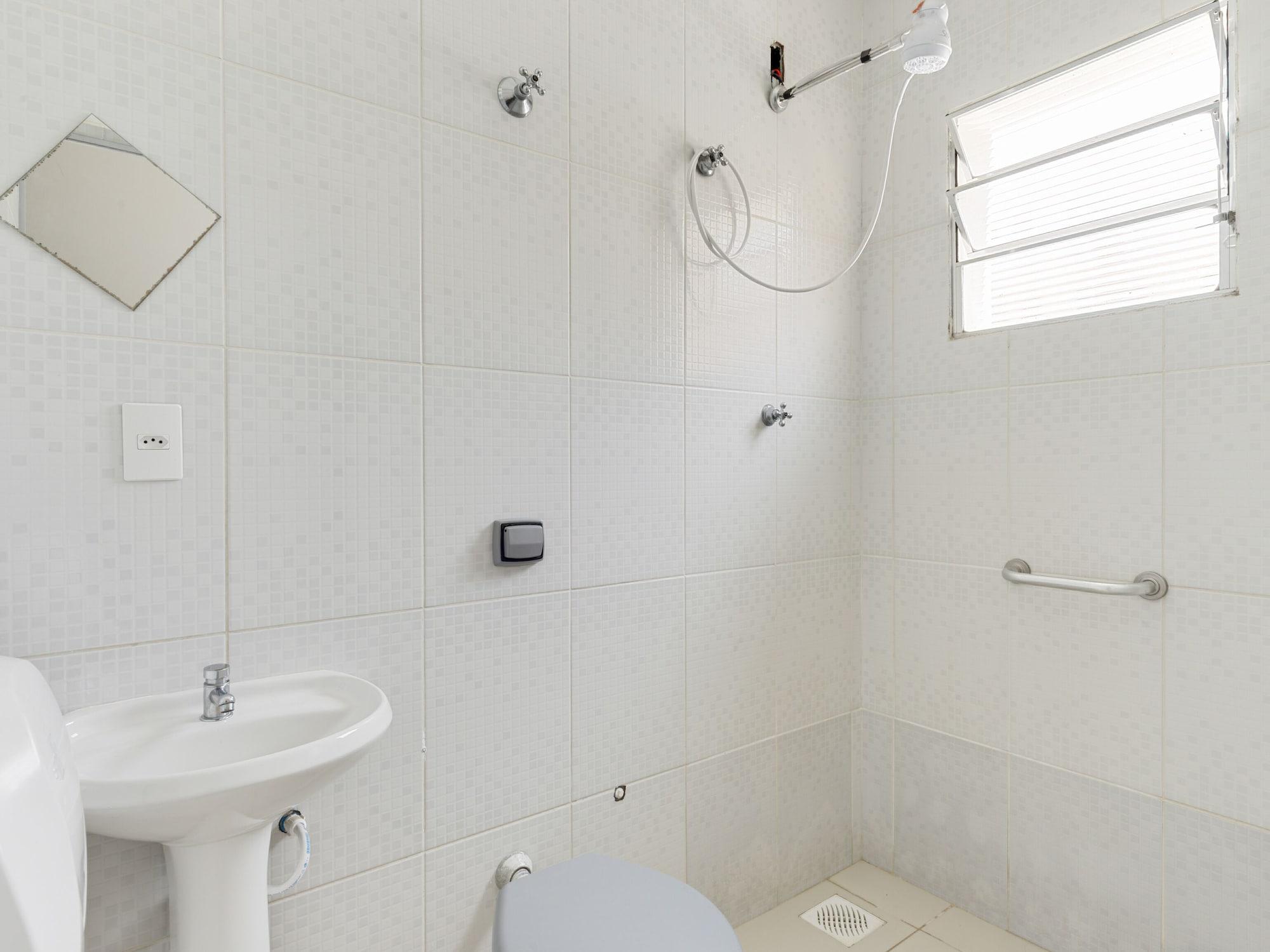 Equipamiento de Habitación OYO Hotel Jardim Emilia