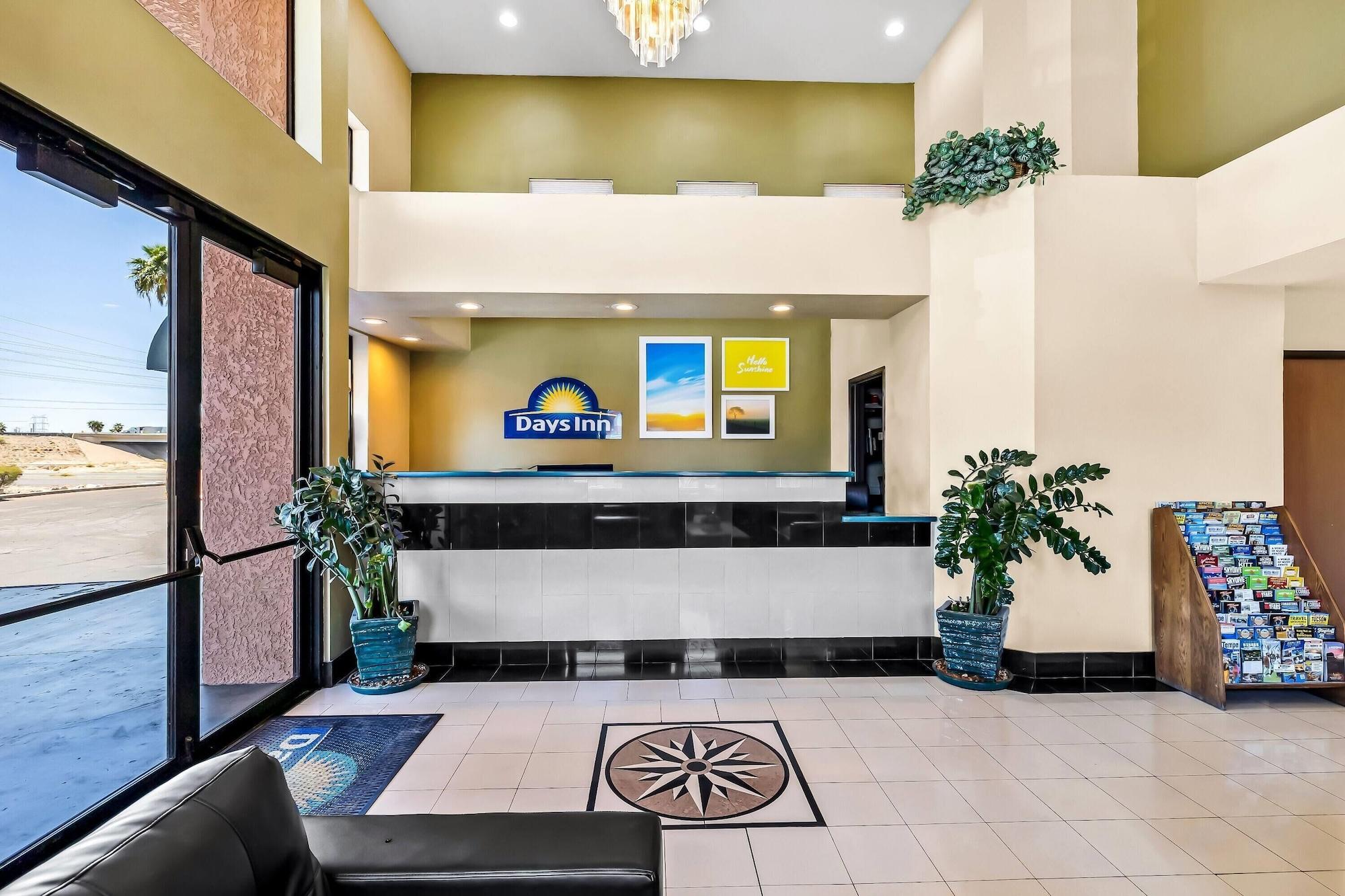 Vista Lobby Days Inn by Wyndham Tucson Airport