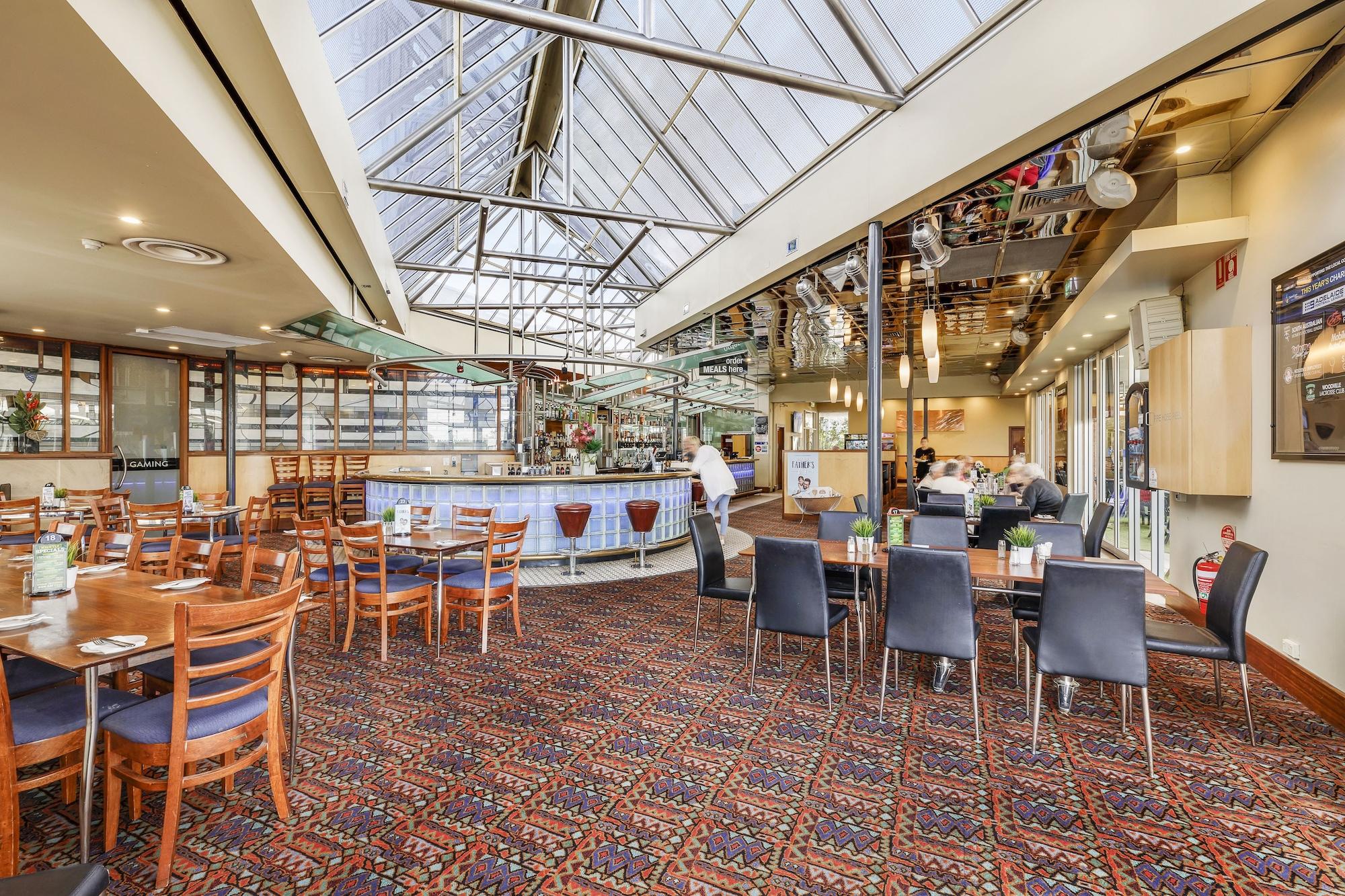 Restaurant Nightcap at Findon Hotel