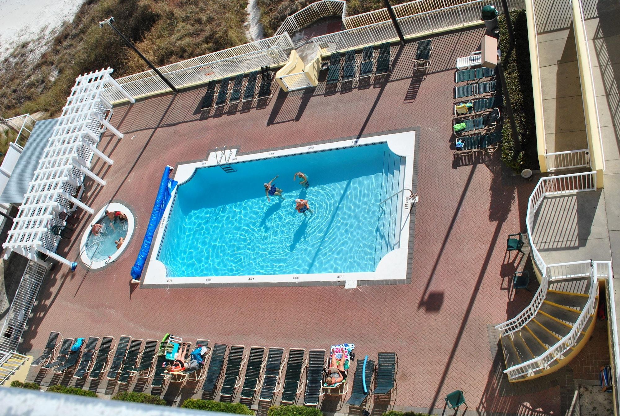 Vista Piscina The Flamingo Hotel and Tower