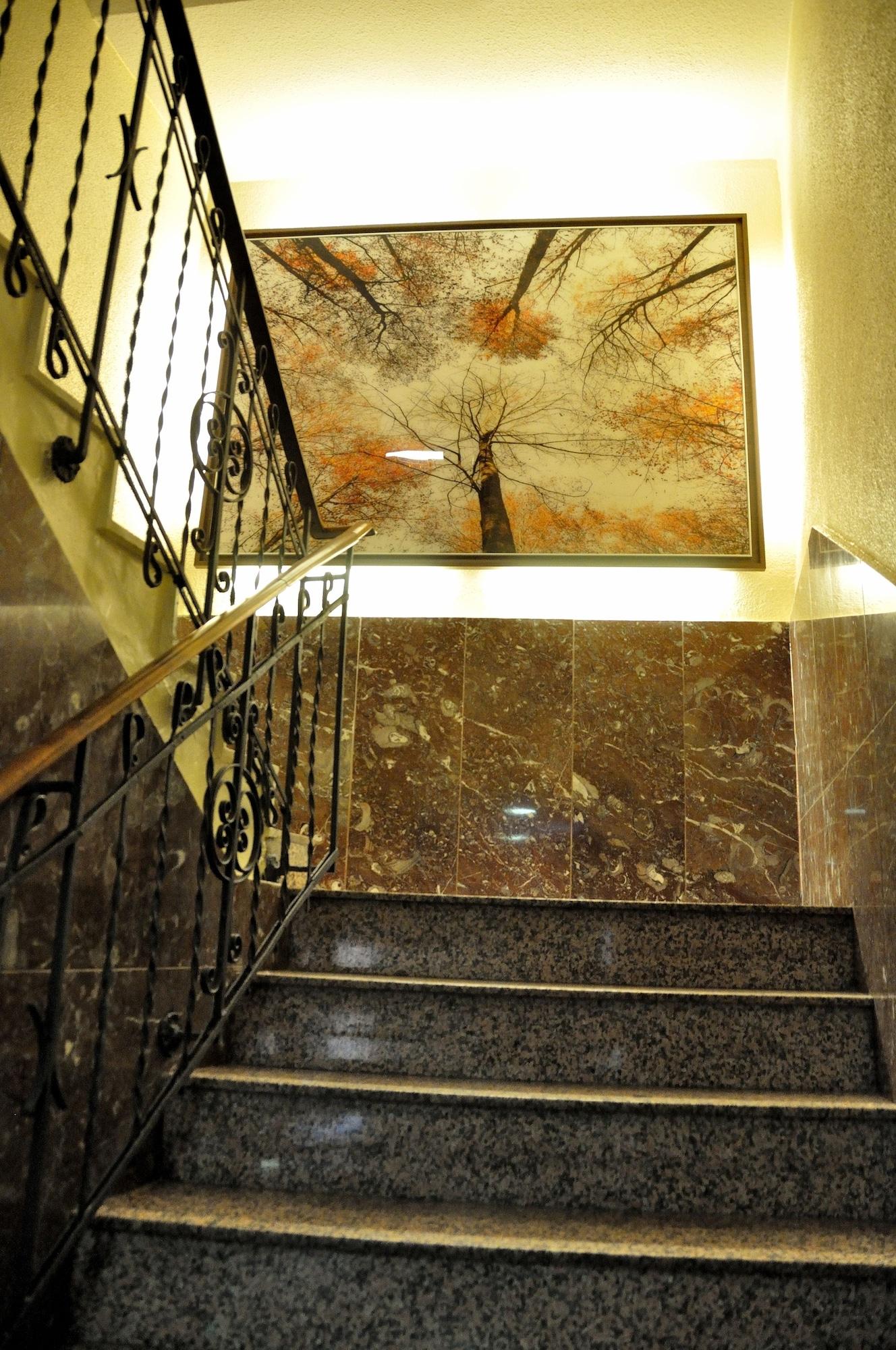 Varios Hostal Ballesta