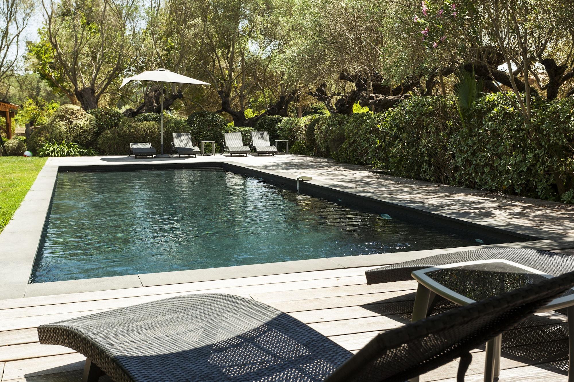 Vista Piscina Domaine Les Mésanges