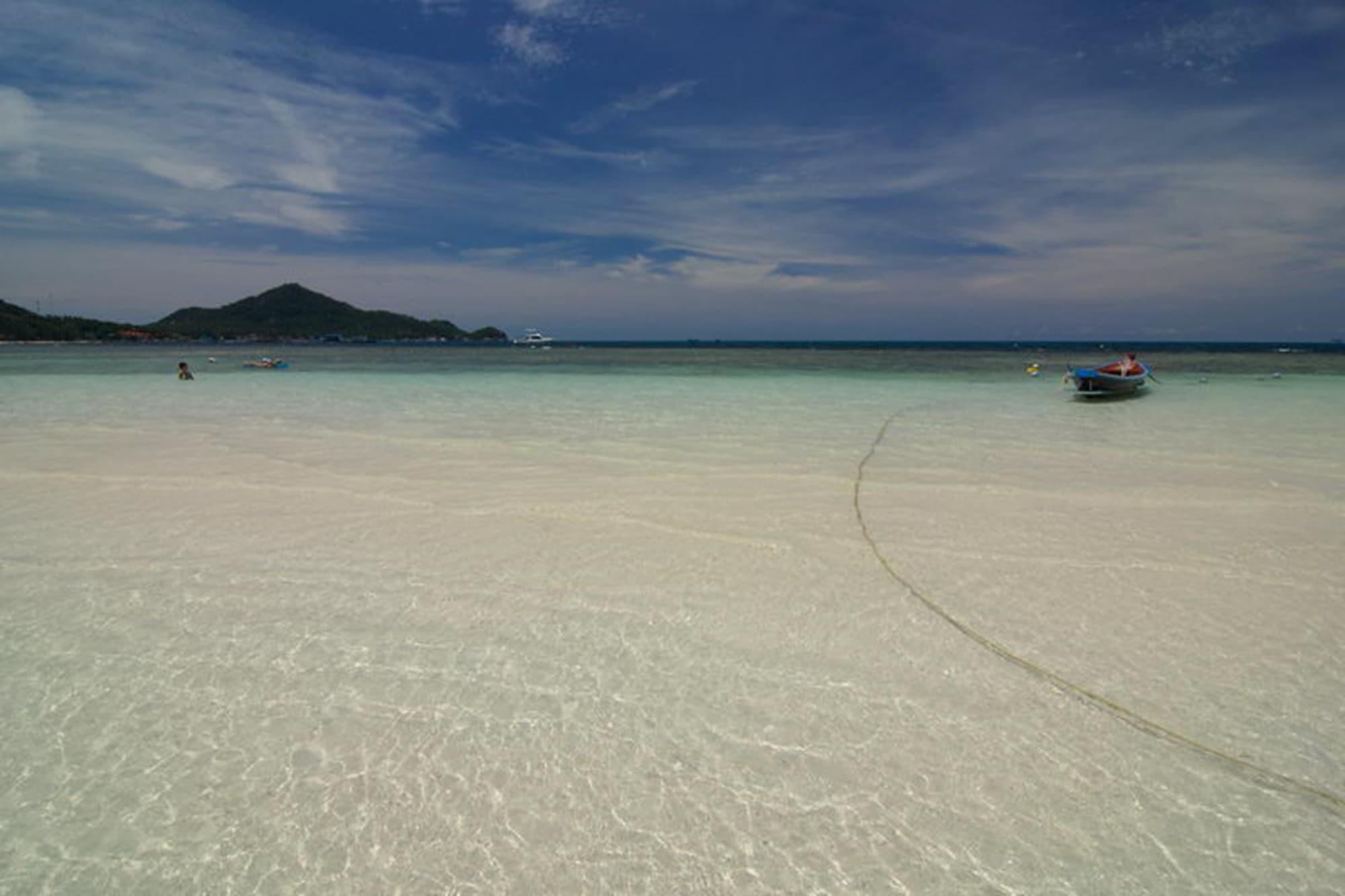 Playa Palm Leaf Resort