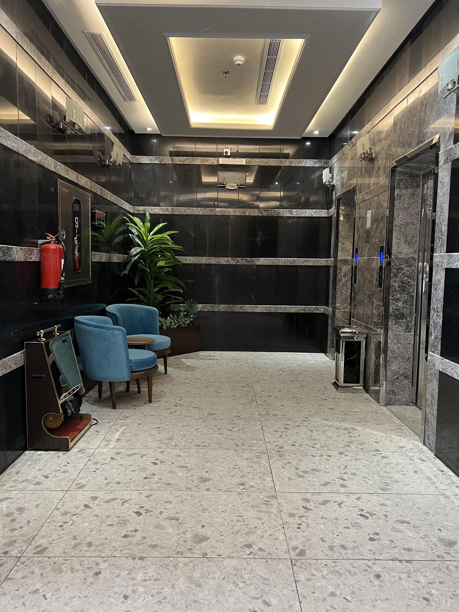 Vista Lobby W platinum