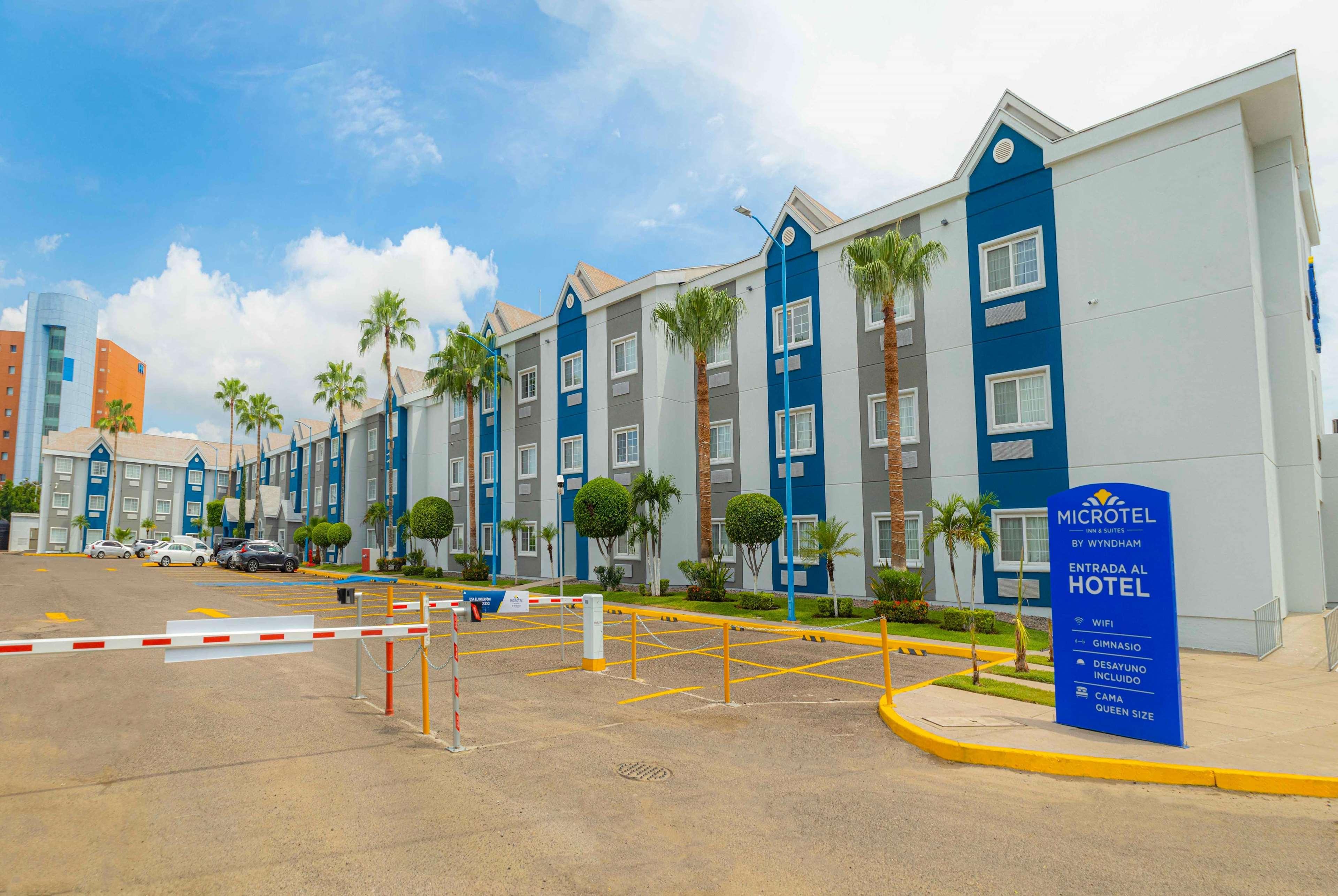 Vista Exterior Microtel Inn & Suites by Wyndham Culiacan