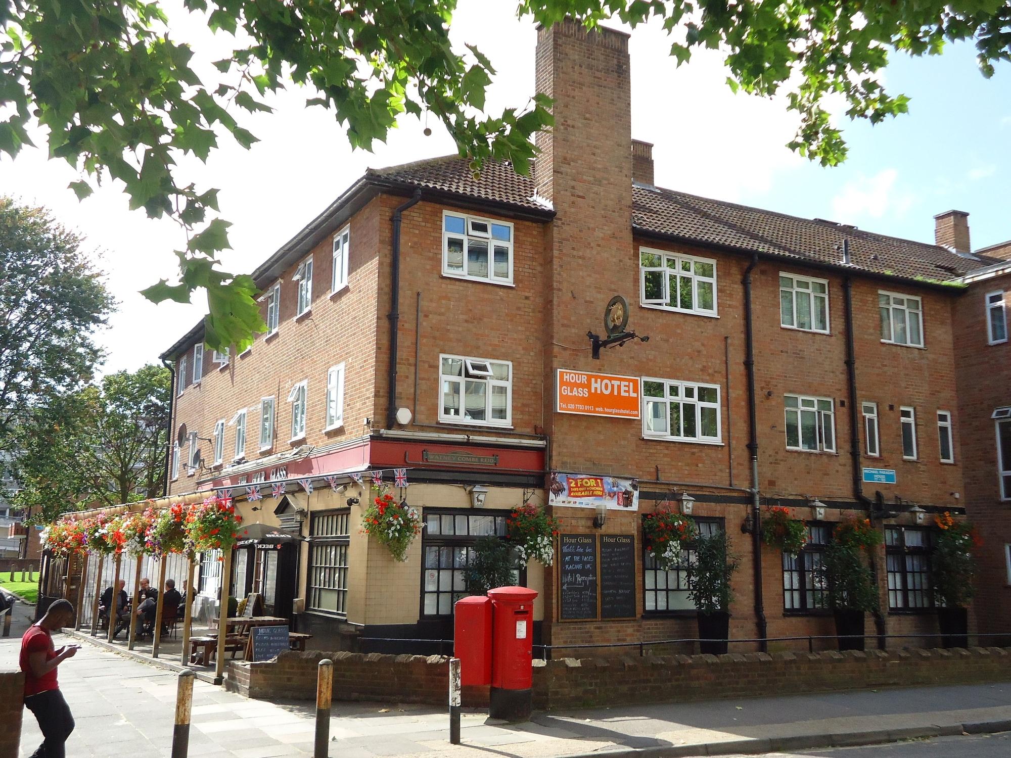 Vista Exterior Hour Glass Hotel