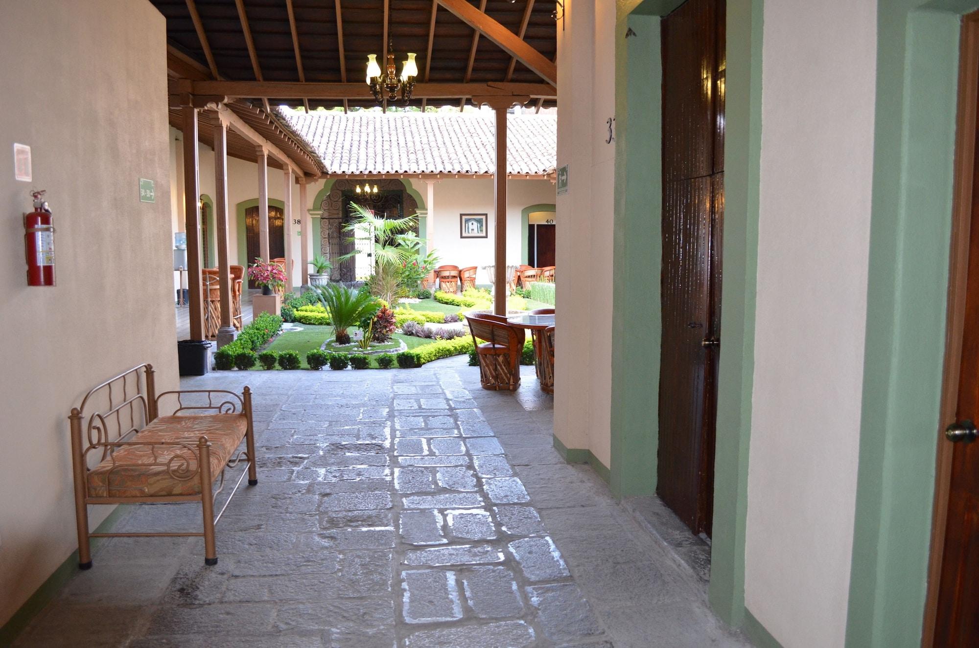 Varios La Merced Hotel