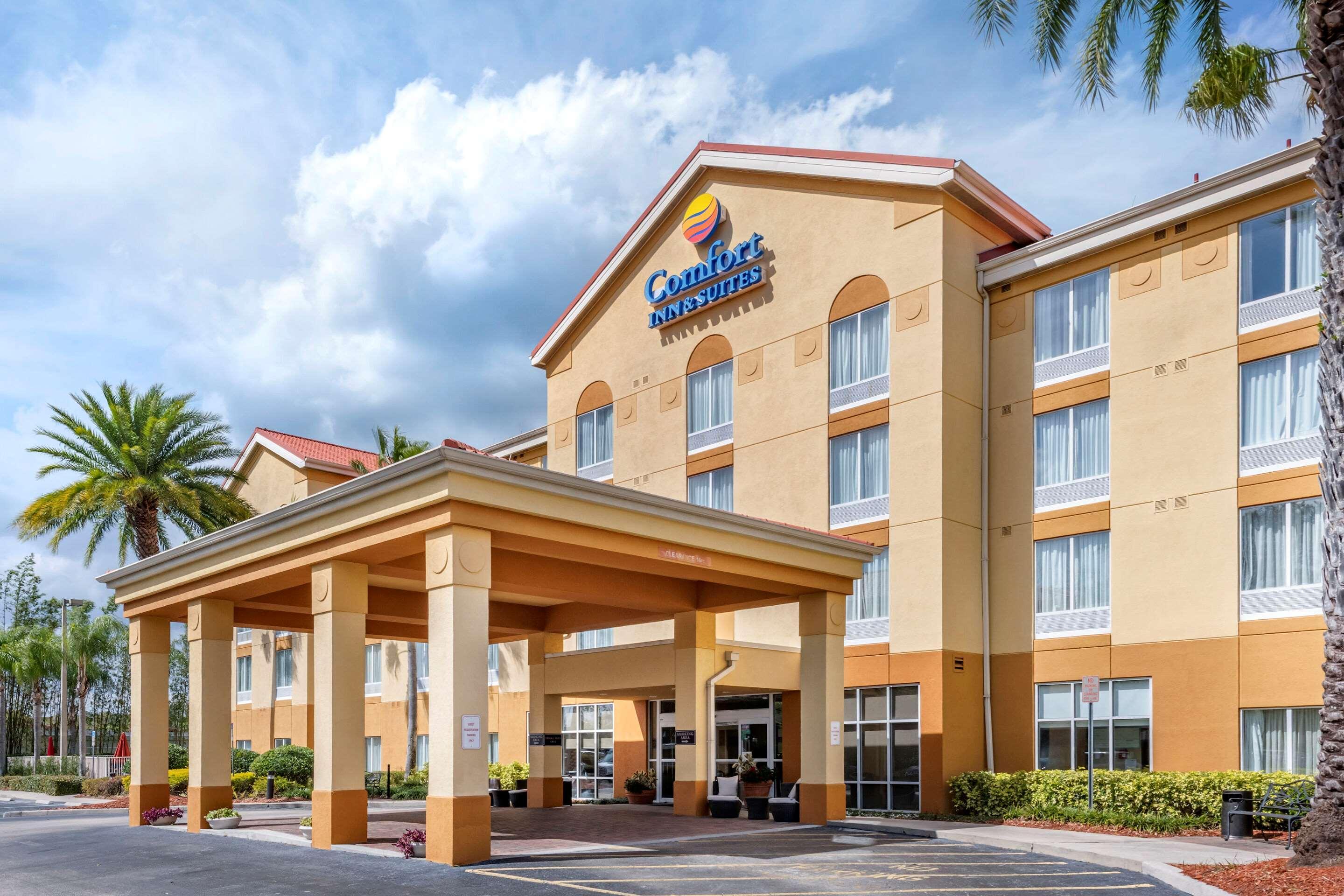 Vista Exterior Comfort Inn & Suites Orlando North