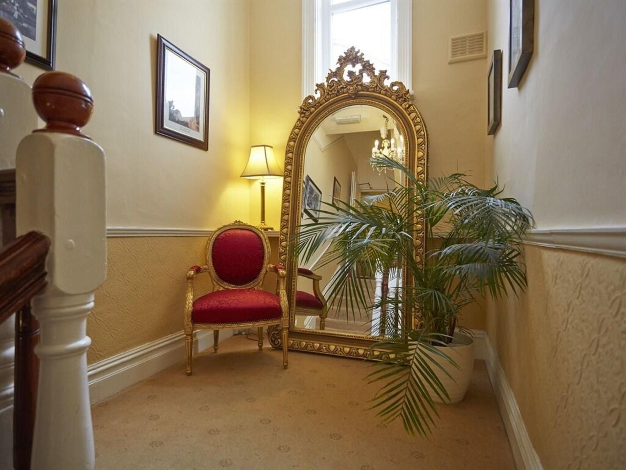 Vista Lobby Somerville House