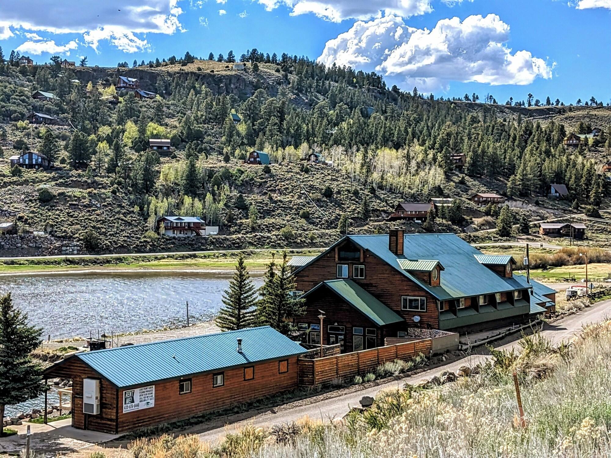 Varios Aspen Cove resort