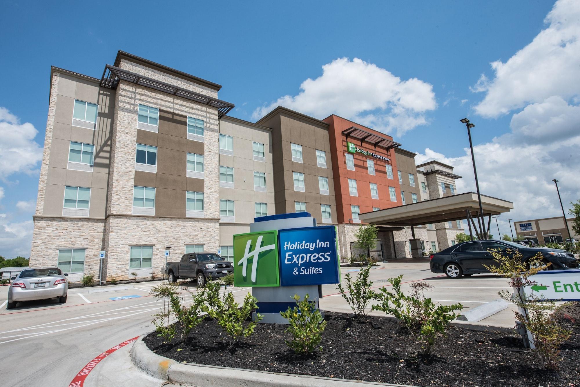 Varios Holiday Inn Express & Suites Houston - Hobby Airport Area by IHG