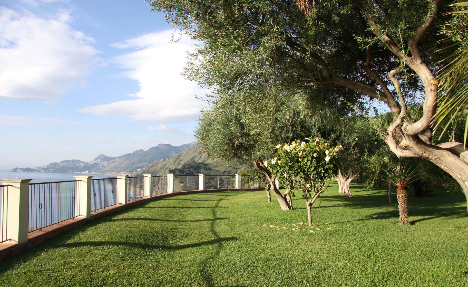 Vista Exterior Capo Dei Greci Taormina Coast Resort Hotel & SPA