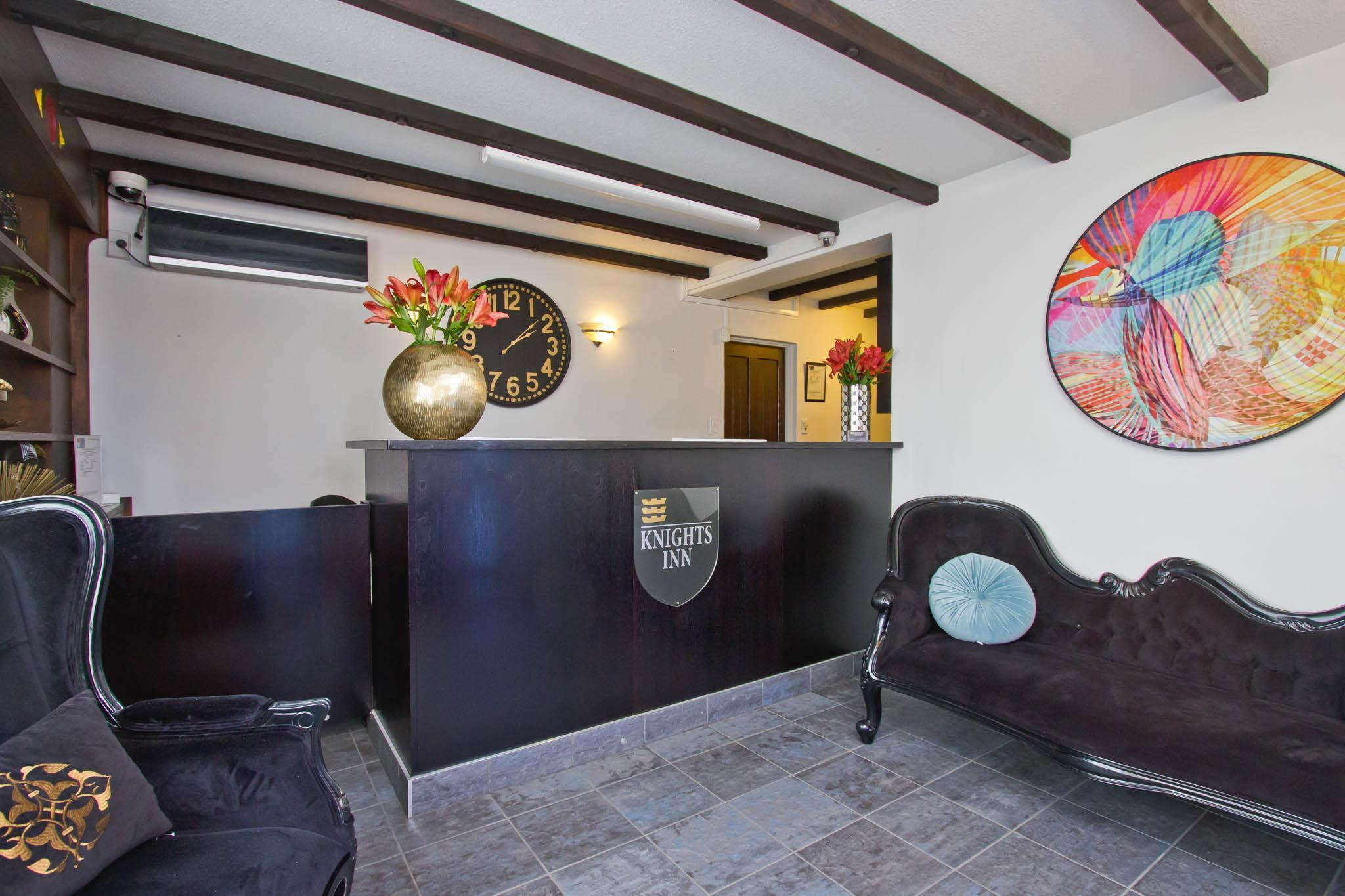 Vista Lobby Knights Inn