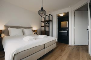 Alquiler Vacacional - Huswell - The Tide - Stylish Sea View Apartment for 4 - Prime Location With Private Parking