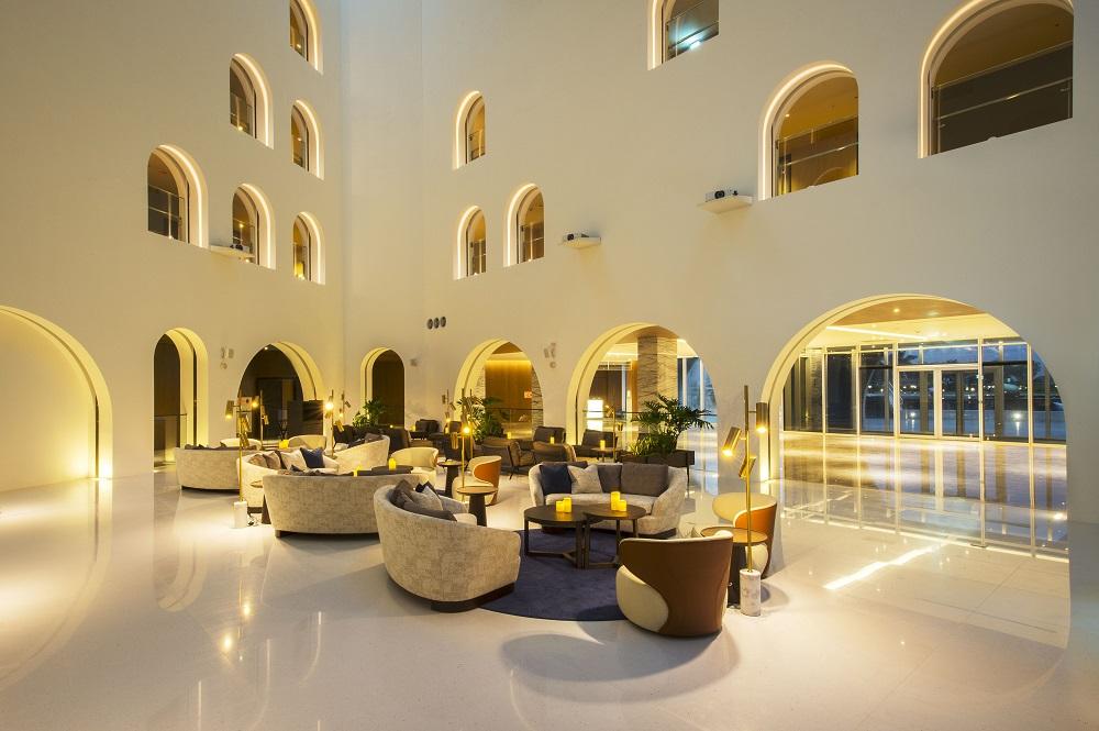 Bar/Salón Golden Tulip FAB Hotel