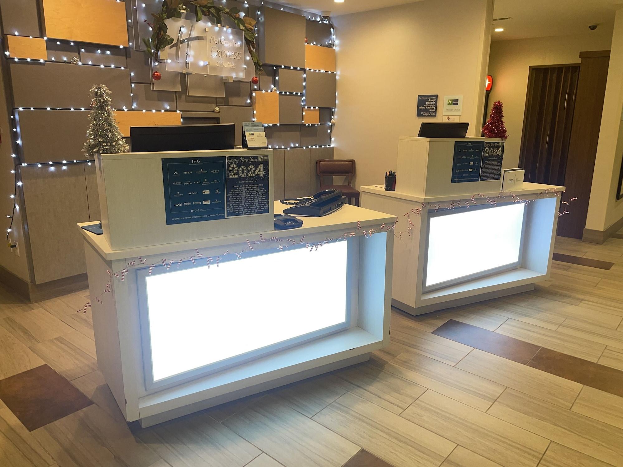 Vista Lobby Holiday Inn Express & Suites Mishawaka - South Bend by IHG