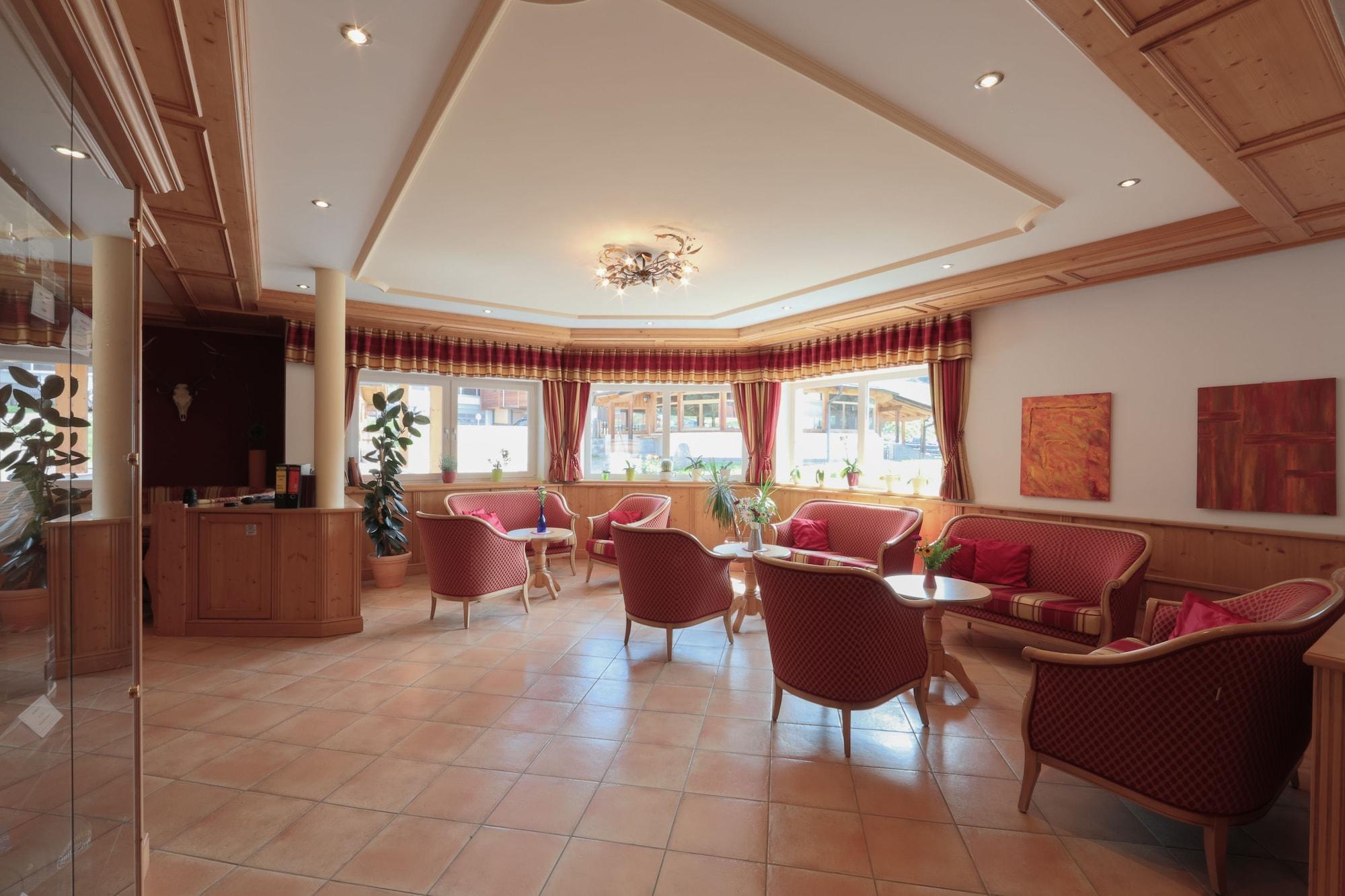 Vista Lobby Berghotel Zum Zirm