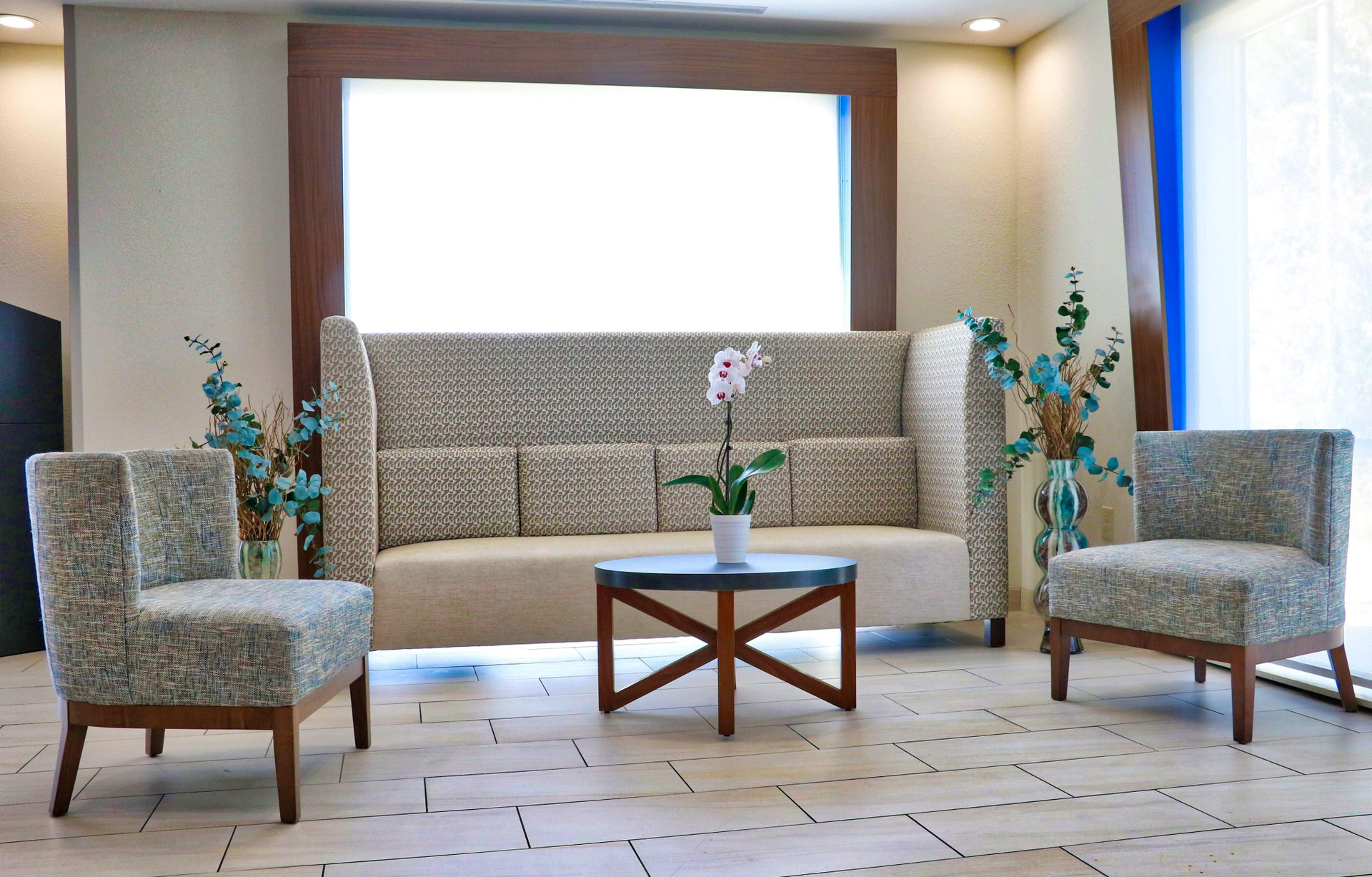 Vista Lobby Holiday Inn Express Slidell by IHG