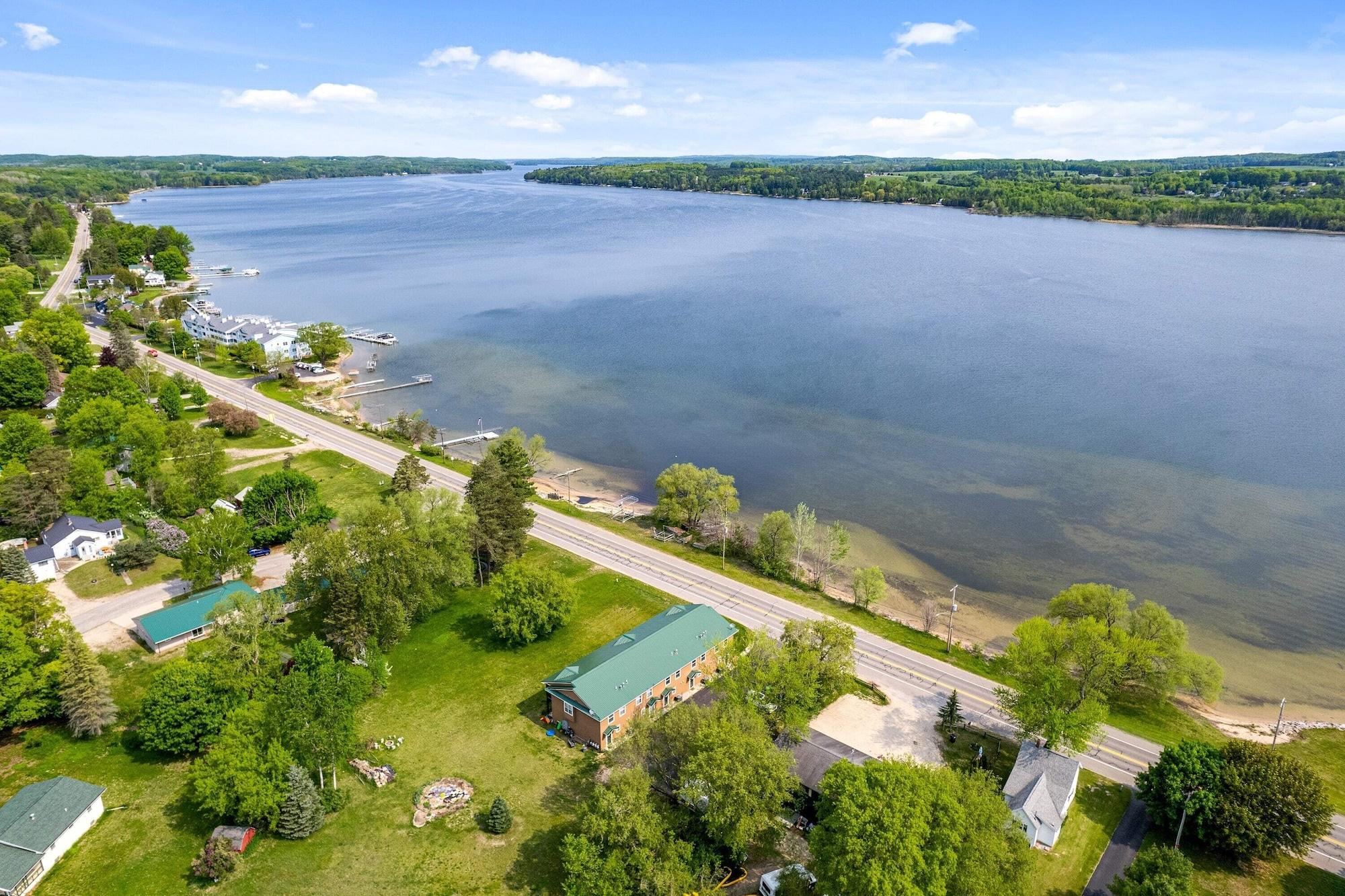 Varios South Arm Retreats