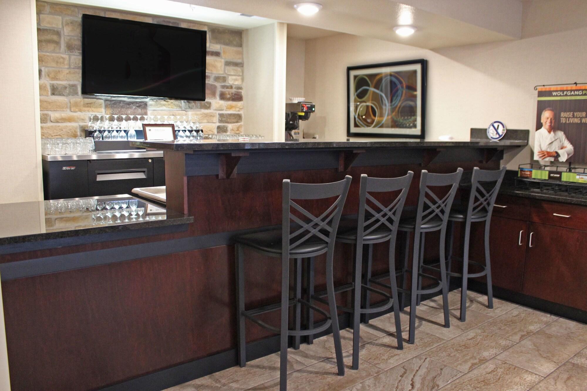 Bar/Salón Cobblestone Inn Suites Lamoni