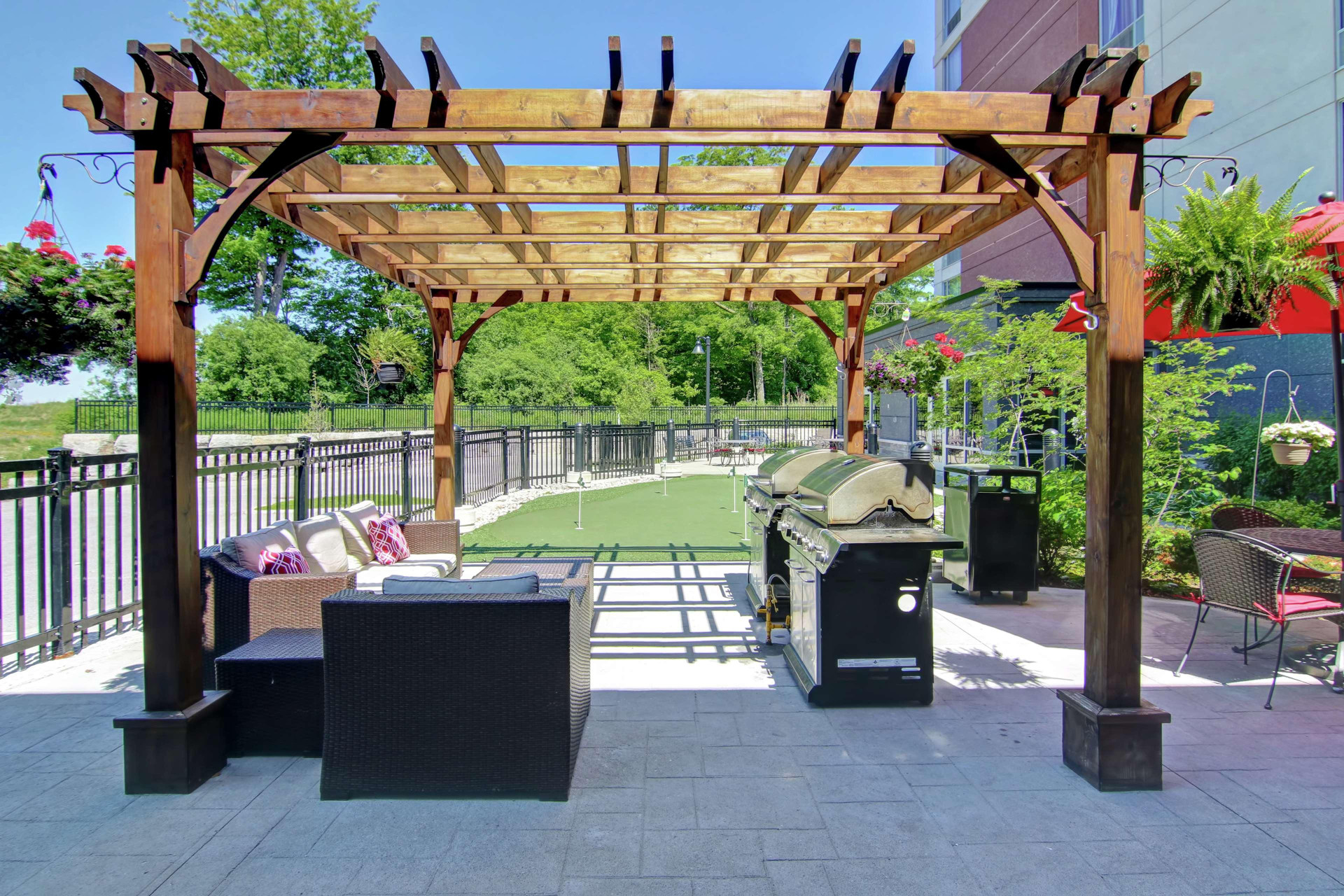 Varios Homewood Suites by Hilton Ajax