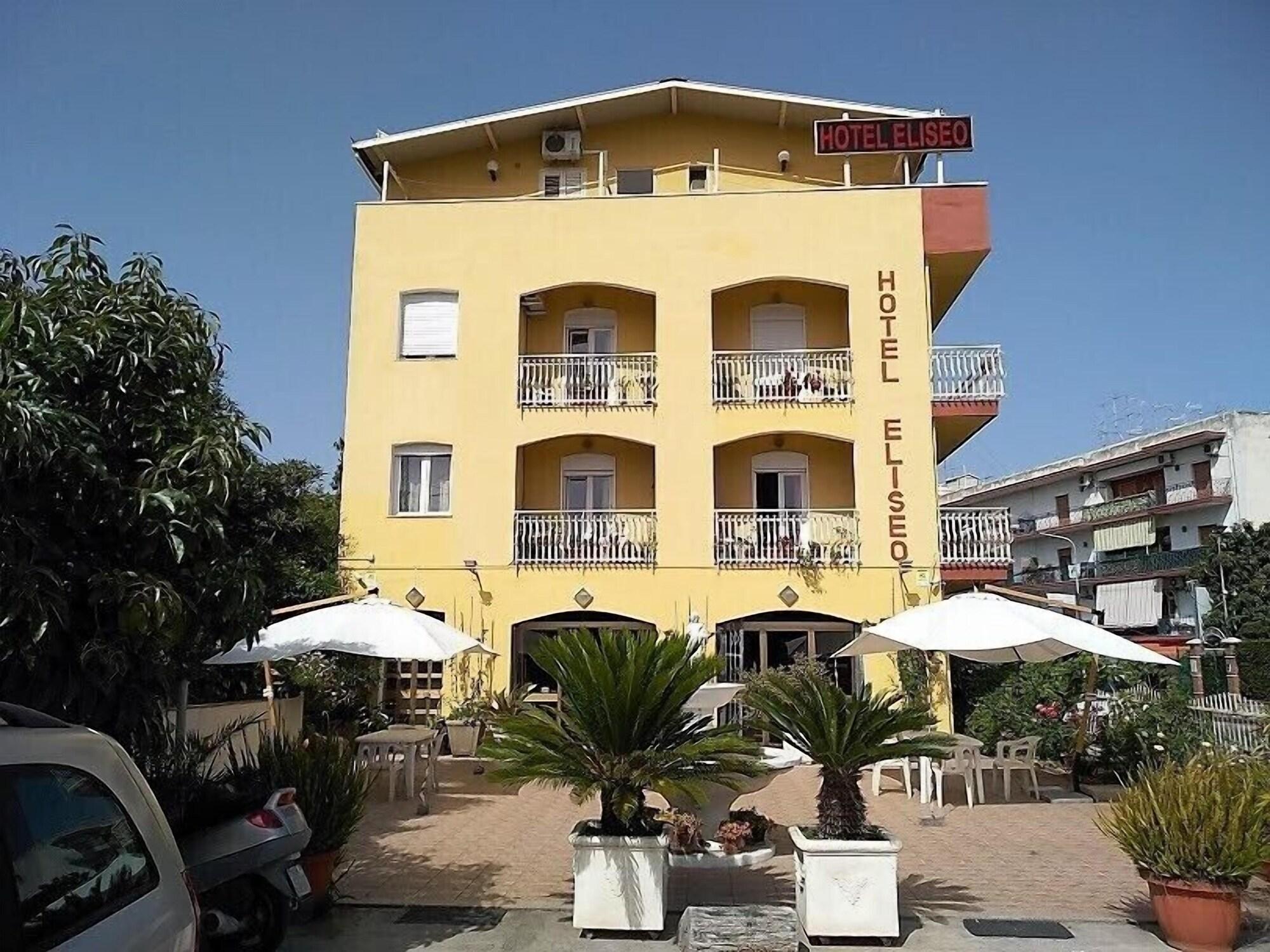 Vista Exterior Hotel Eliseo