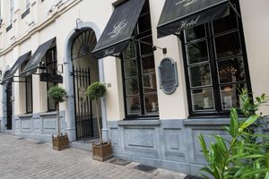 Paquete - Hotel le Dixseptième