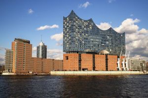 Actividad - Recorrido privado a pie por la Elbphilharmonie, Speicherstadt y HafenCity