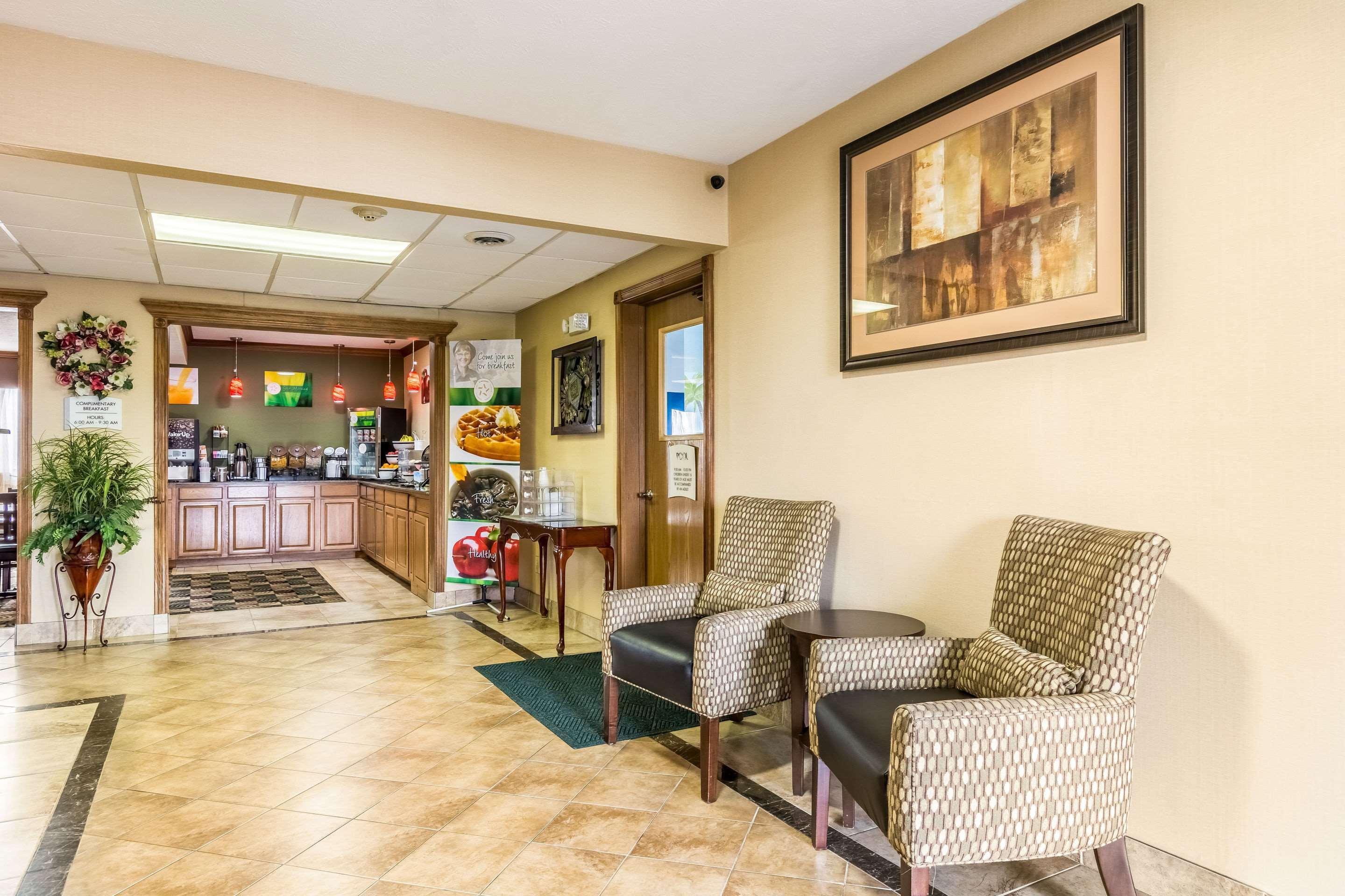 Vista Lobby Quality Inn I-74 Batesville