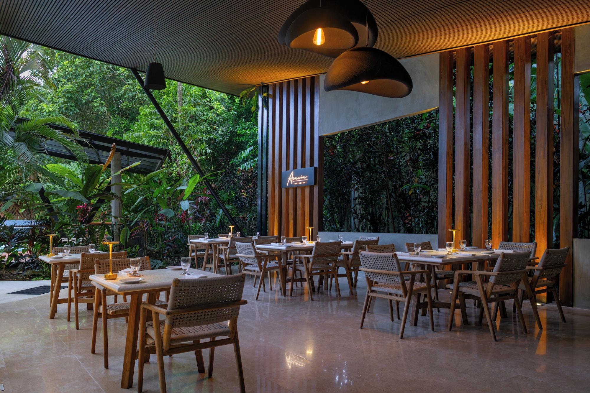 Restaurant Noah's Hideaway by Tifakara