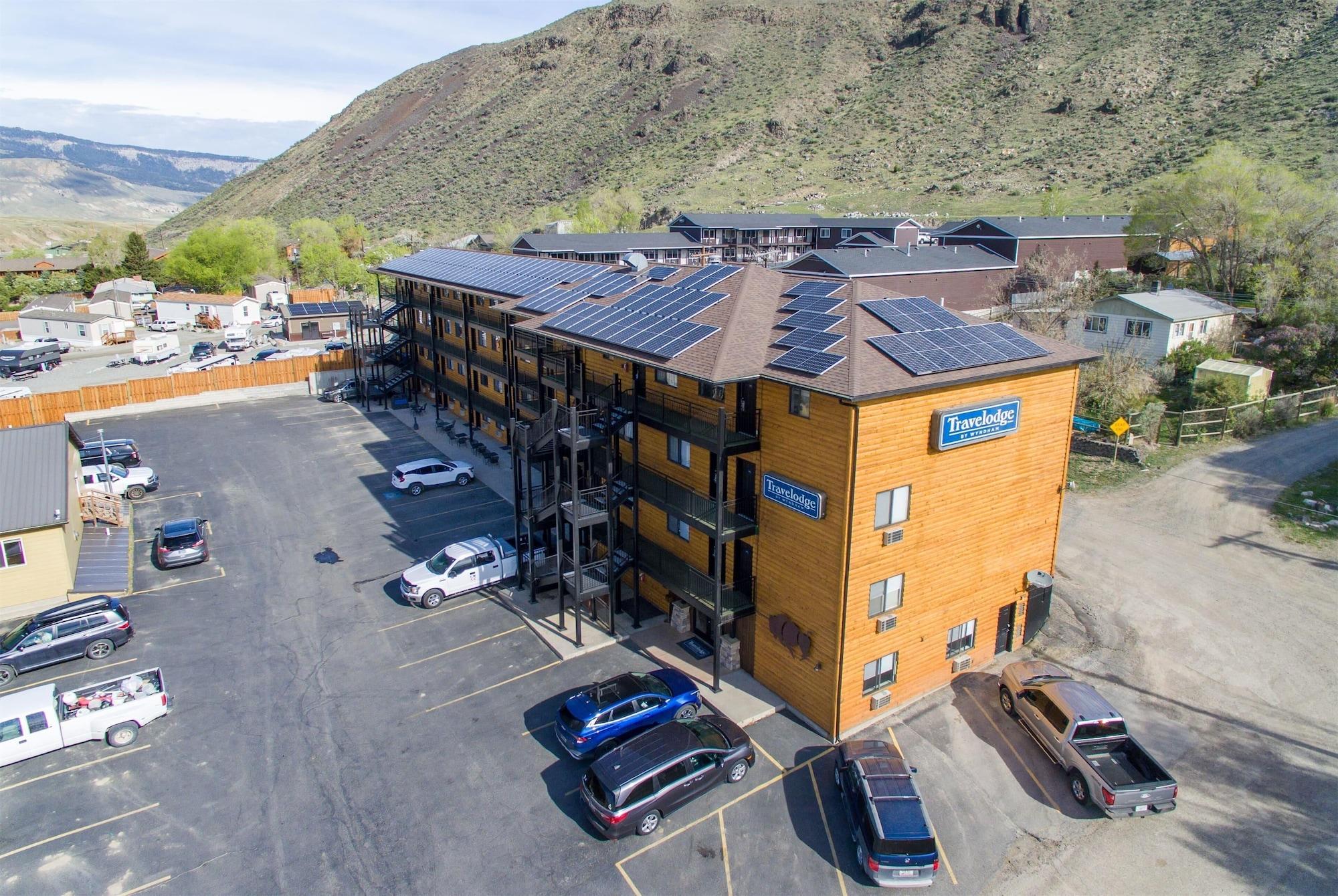 Vista Exterior Travelodge by Wyndham Gardiner Yellowstone Park North