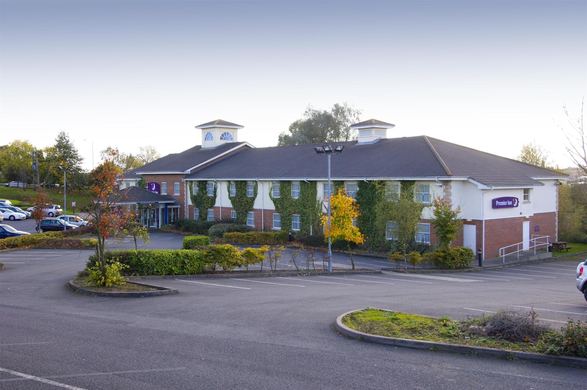 Vista Exterior Premier Inn Rugby North - Newbold