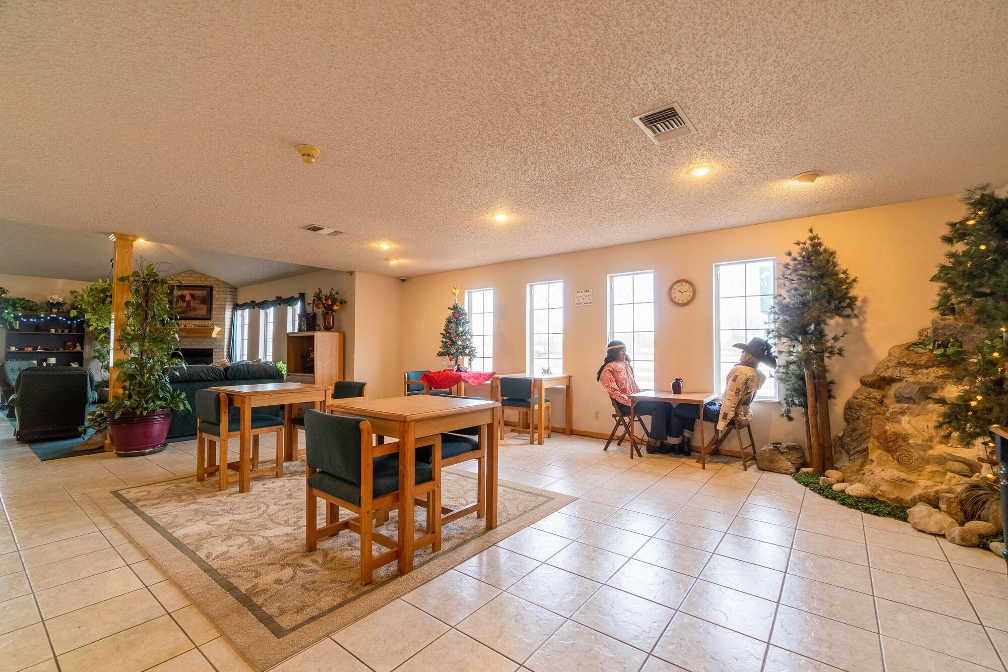 Vista Lobby HomeTown Inn By OYO Texhoma, OK