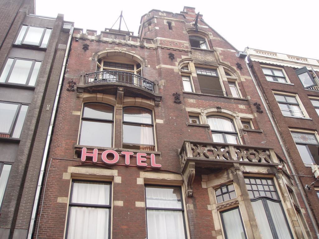Vista Exterior Hotel Manofa