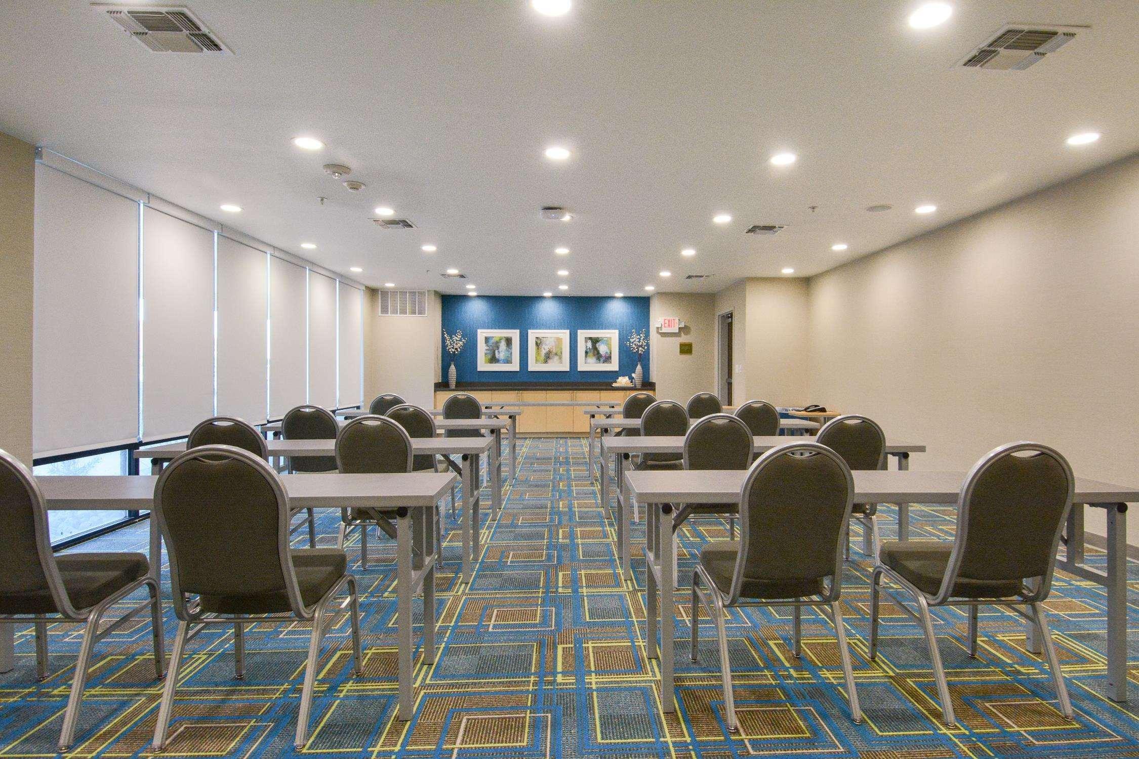Centro de Negocios Home2 Suites by Hilton Irving / DFW Airport North