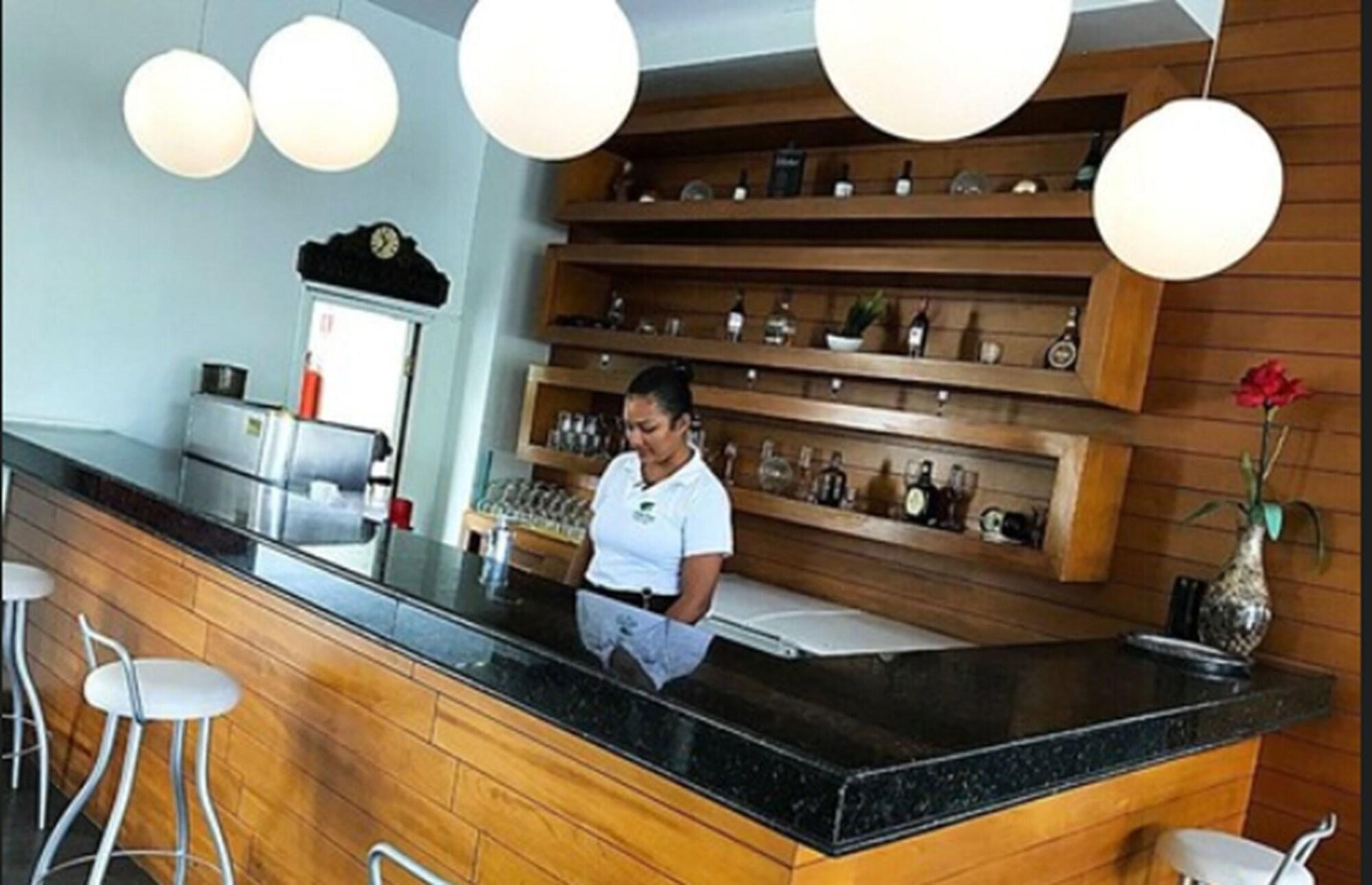 Bar/Salón Aipana Plaza Hotel