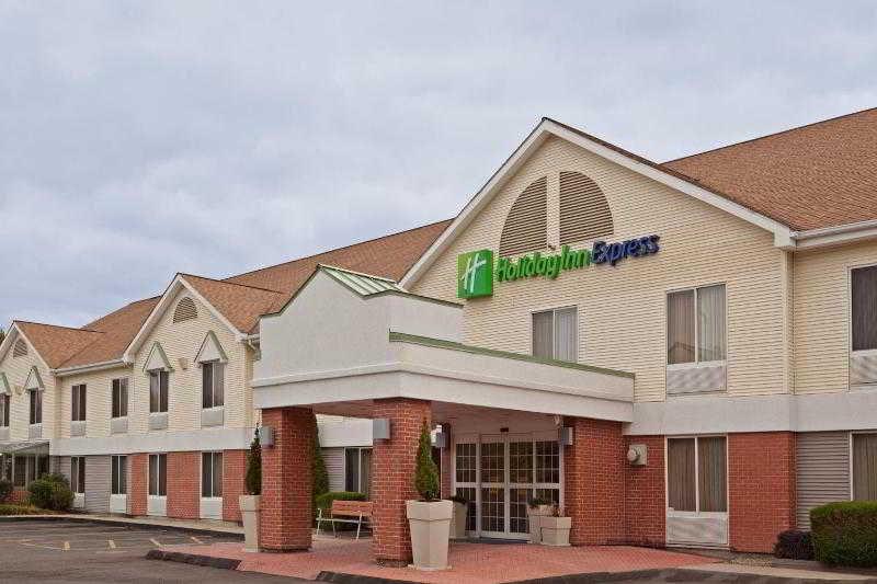 Vista Exterior Keene Elm City Hotel, Ascend Hotel Collection